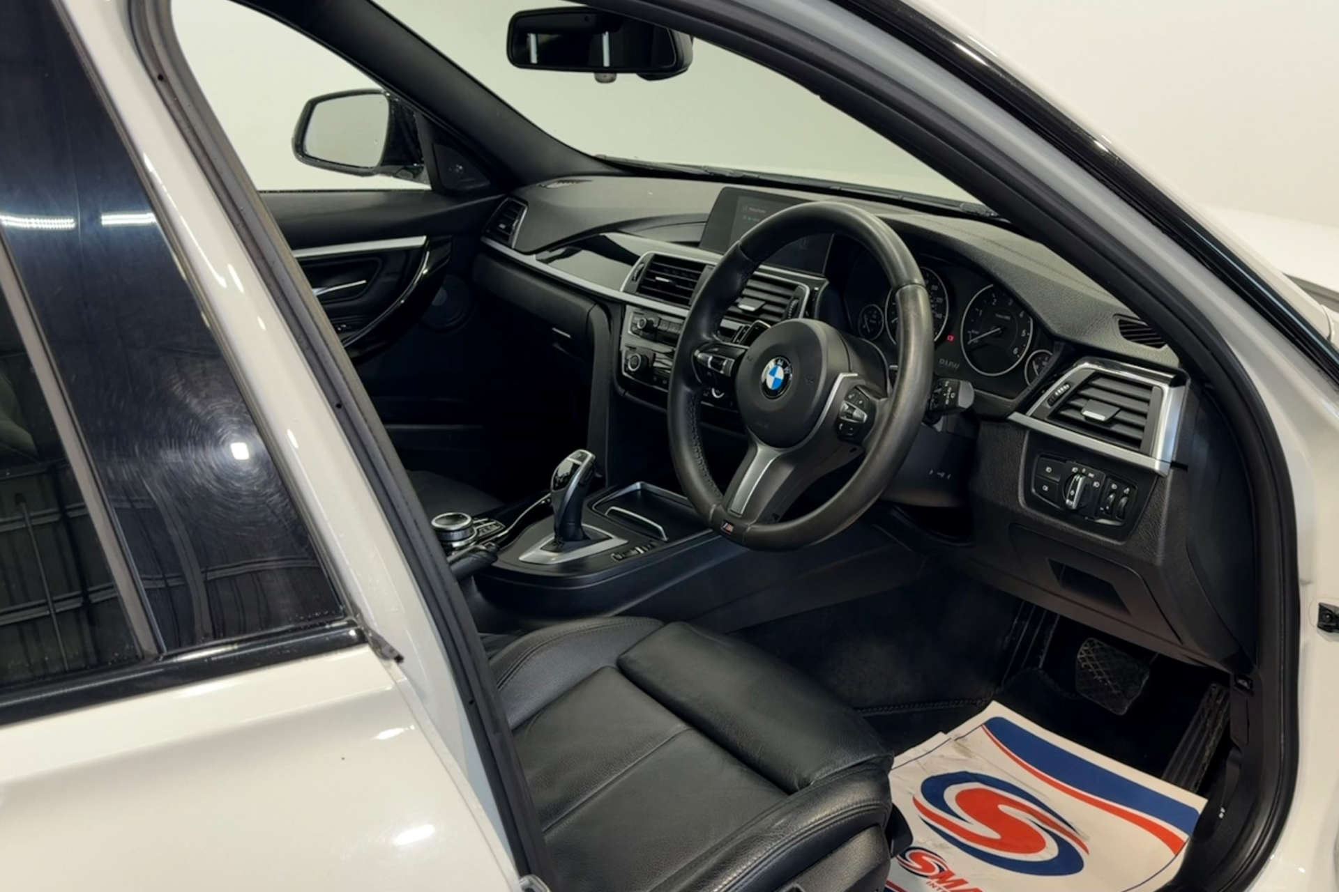 2019 BMW 3 SERIES 2.0 320d M Sport Shadow Edition Auto 5dr - vehicle photo 16 for sale on PureCar