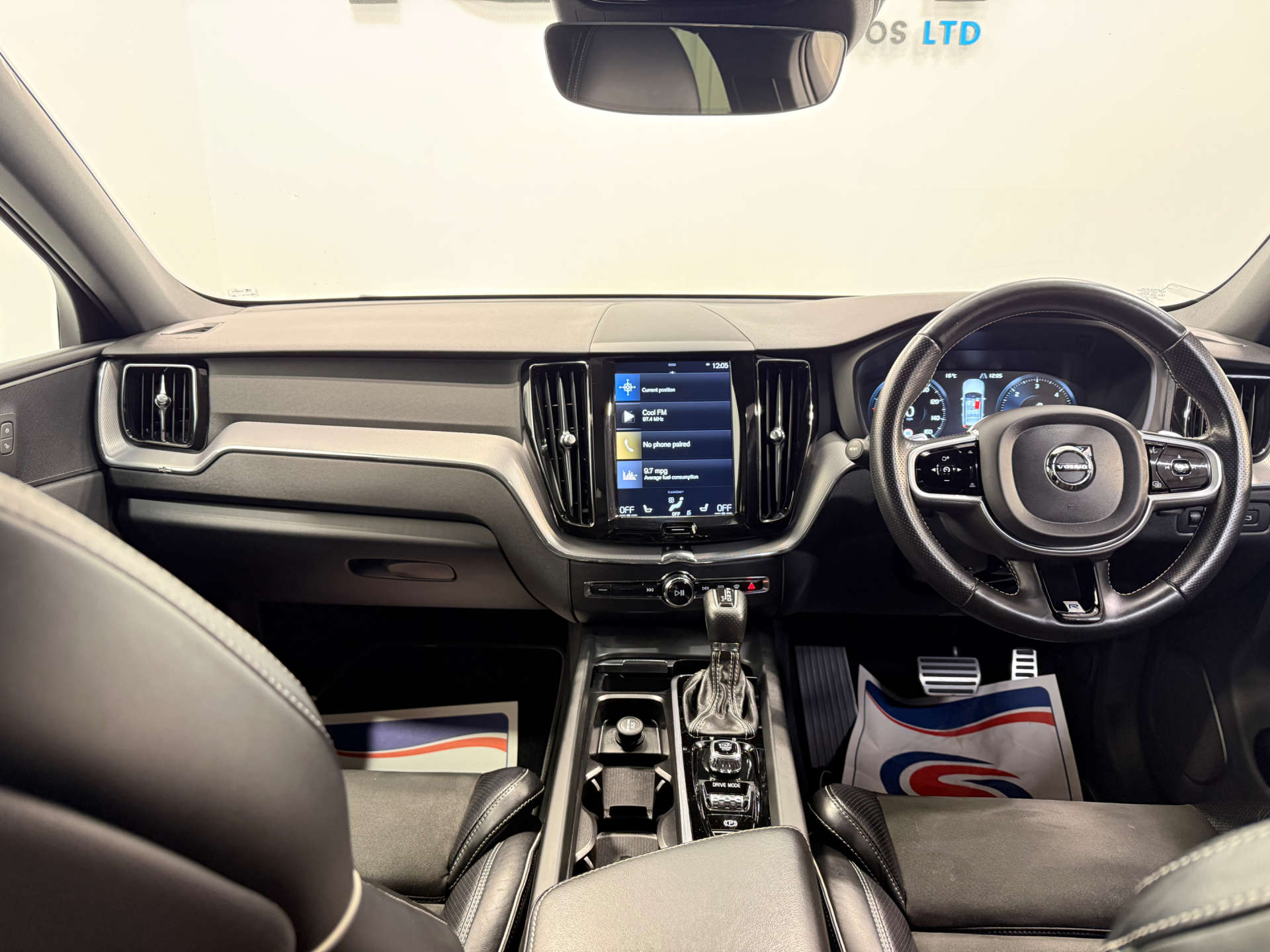 2018 Volvo XC60 2.0 XC60 R-Design D4 AWD Auto 4WD 5dr - vehicle photo 15 for sale on PureCar