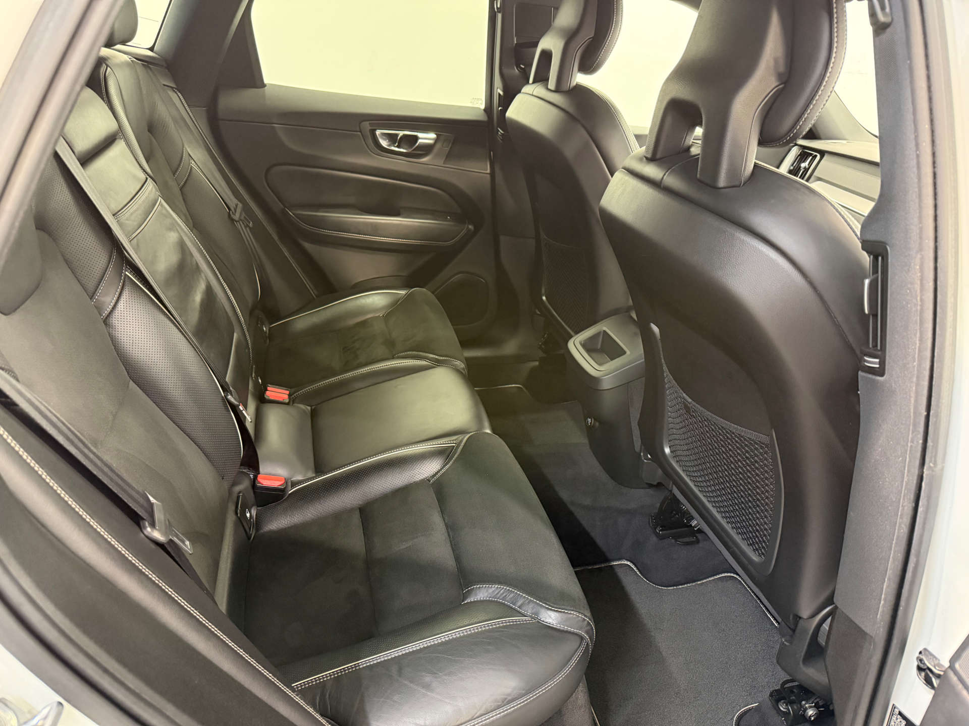 2018 Volvo XC60 2.0 XC60 R-Design D4 AWD Auto 4WD 5dr - vehicle photo 24 for sale on PureCar