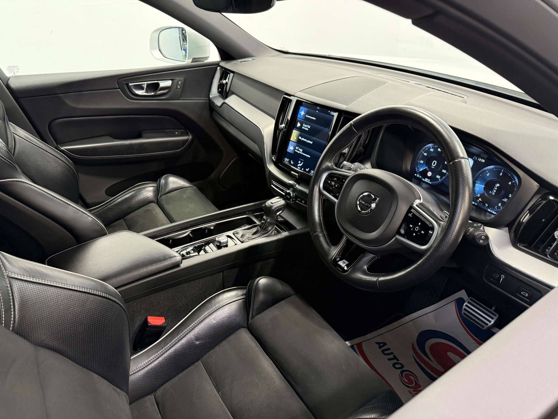 2018 Volvo XC60 2.0 XC60 R-Design D4 AWD Auto 4WD 5dr - vehicle photo 10 for sale on PureCar