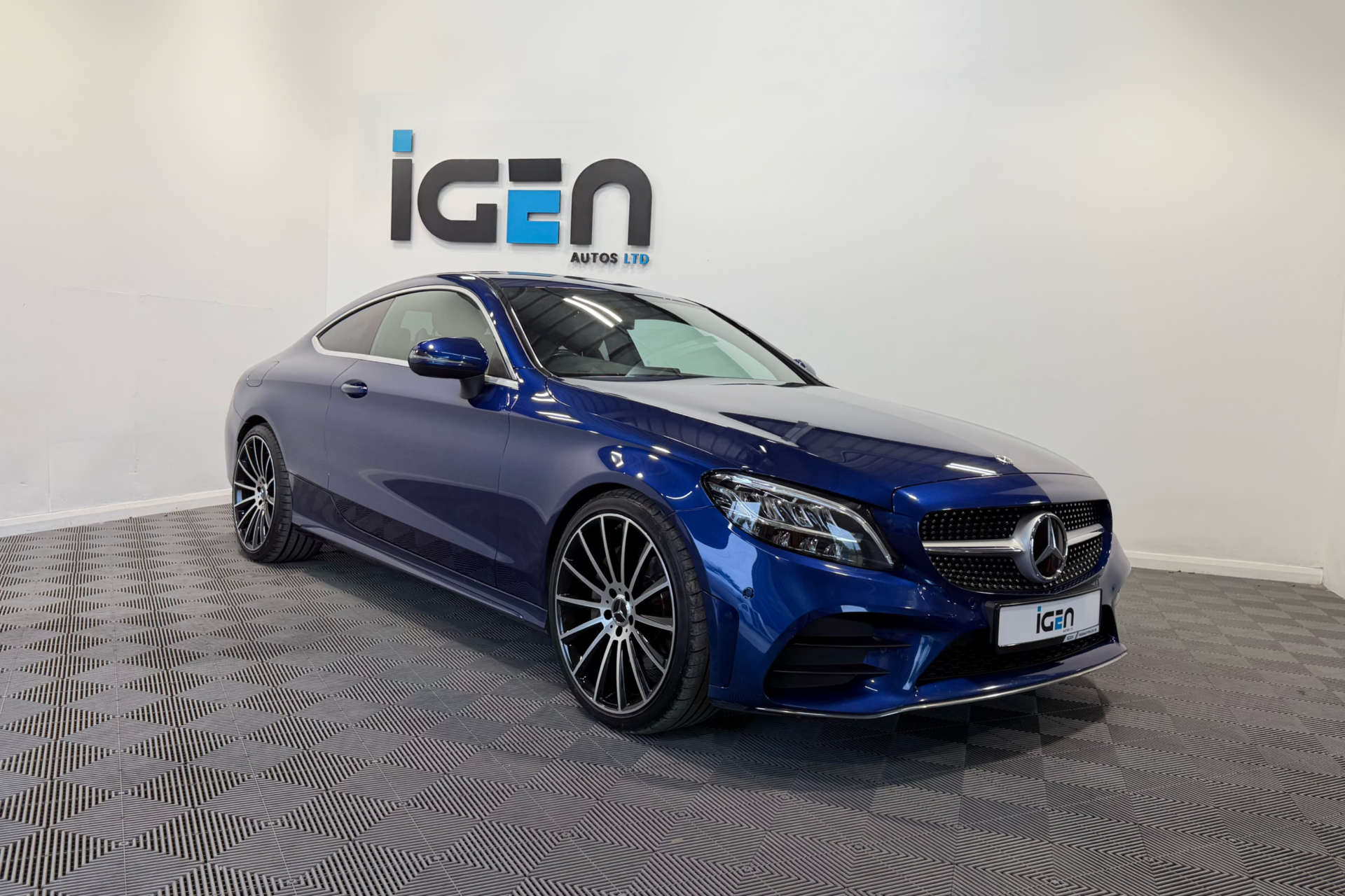 2020 MERCEDES C-CLASS 2.0 C 300 AMG Line D Auto 2dr - vehicle photo 3 for sale on PureCar
