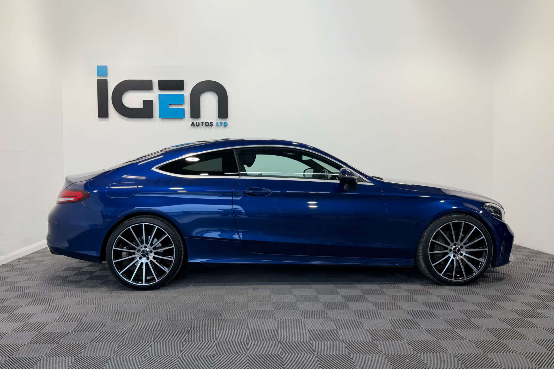 2020 MERCEDES C-CLASS 2.0 C 300 AMG Line D Auto 2dr - vehicle photo 5 for sale on PureCar