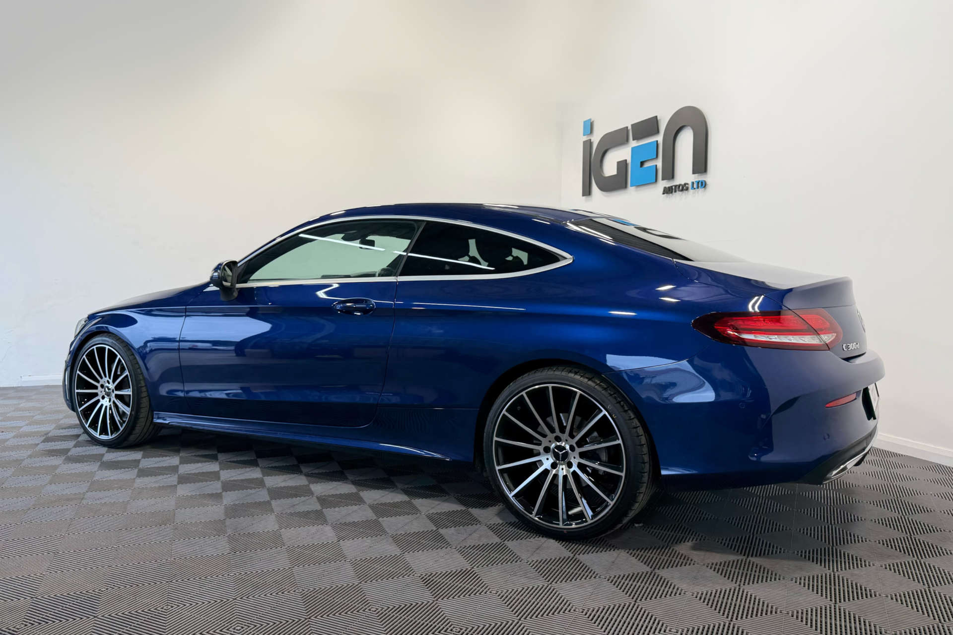 2020 MERCEDES C-CLASS 2.0 C 300 AMG Line D Auto 2dr - vehicle photo 6 for sale on PureCar