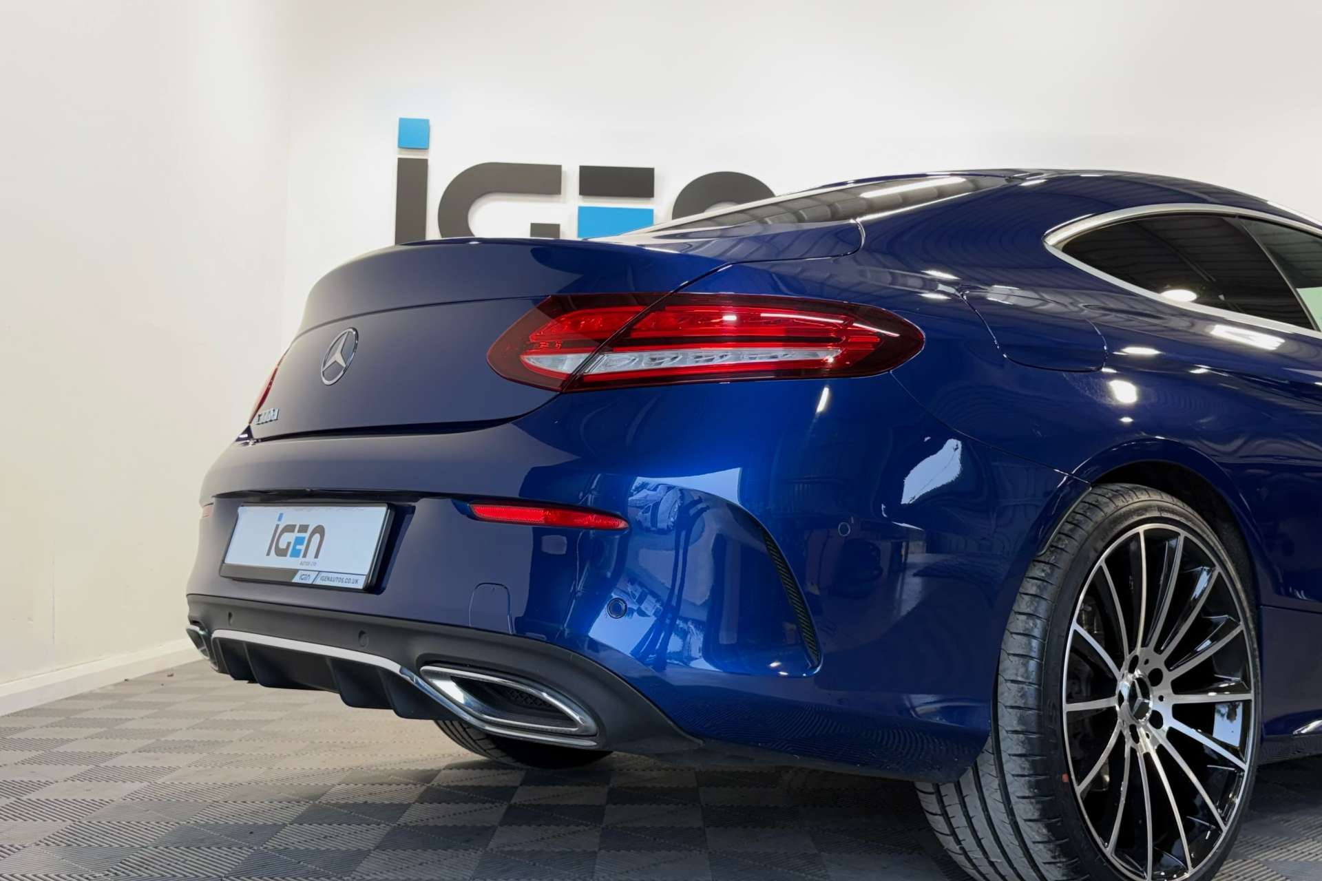 2020 MERCEDES C-CLASS 2.0 C 300 AMG Line D Auto 2dr - vehicle photo 8 for sale on PureCar