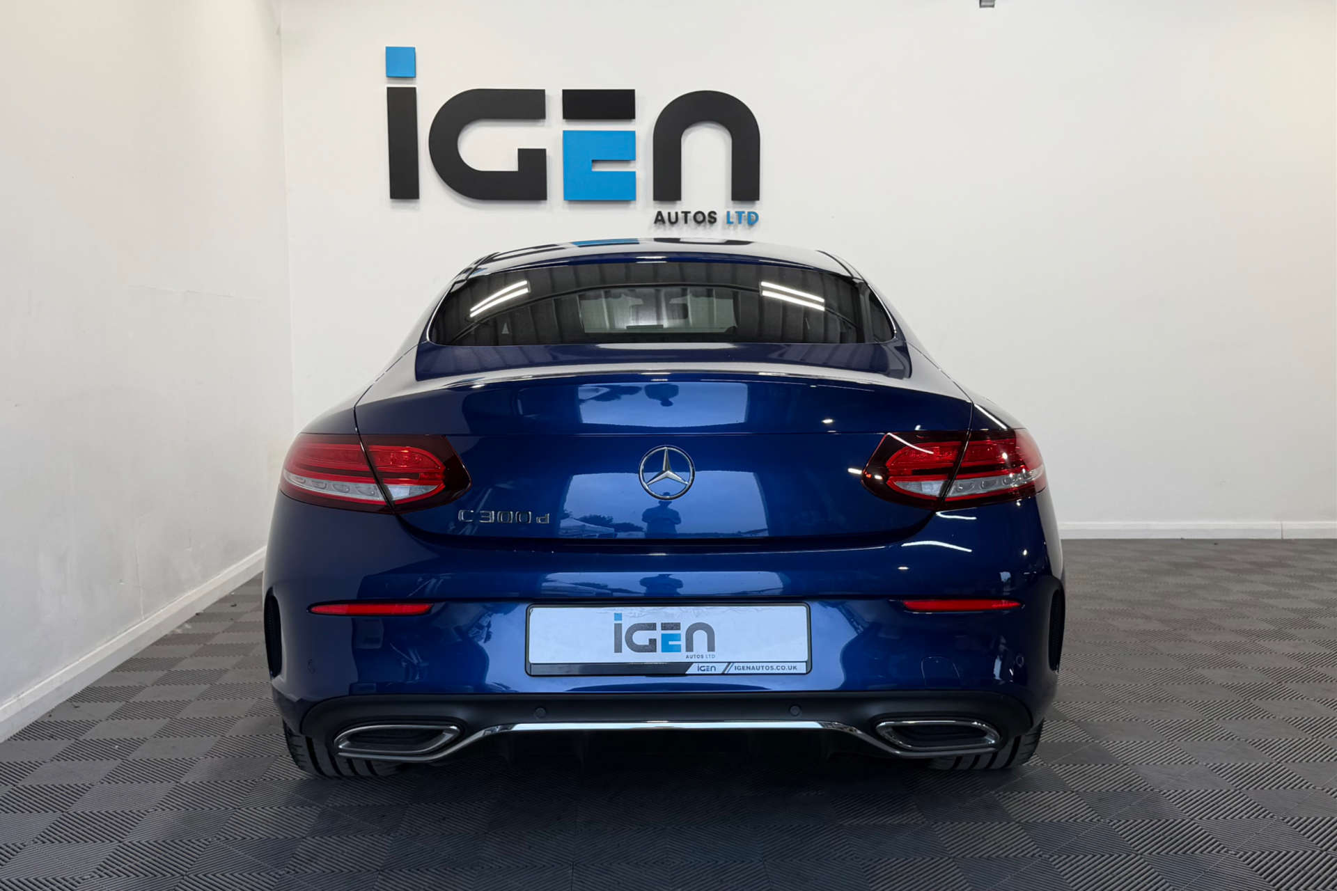 2020 MERCEDES C-CLASS 2.0 C 300 AMG Line D Auto 2dr - vehicle photo 11 for sale on PureCar