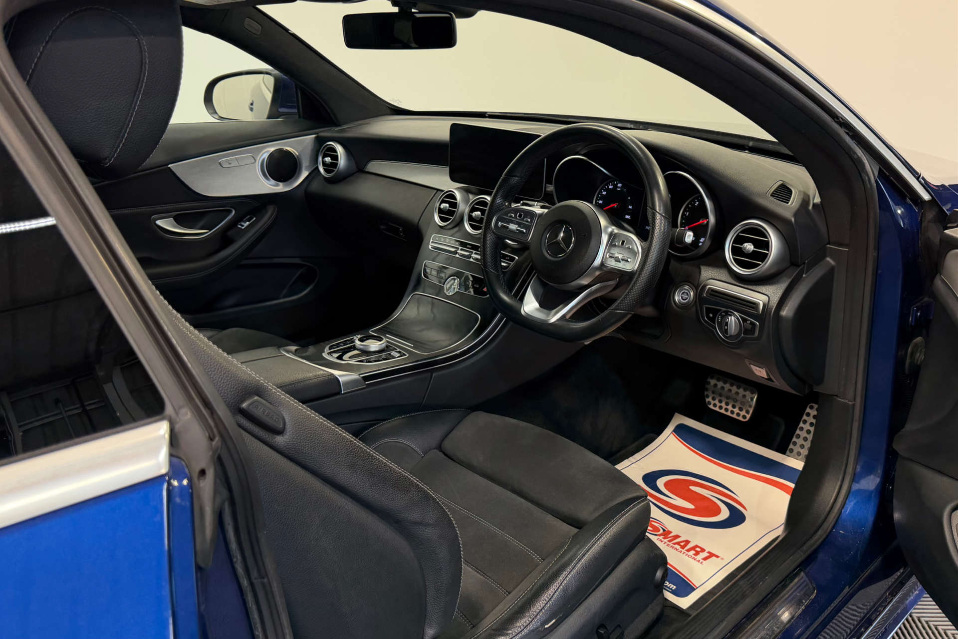 2020 MERCEDES C-CLASS 2.0 C 300 AMG Line D Auto 2dr - vehicle photo 17 for sale on PureCar
