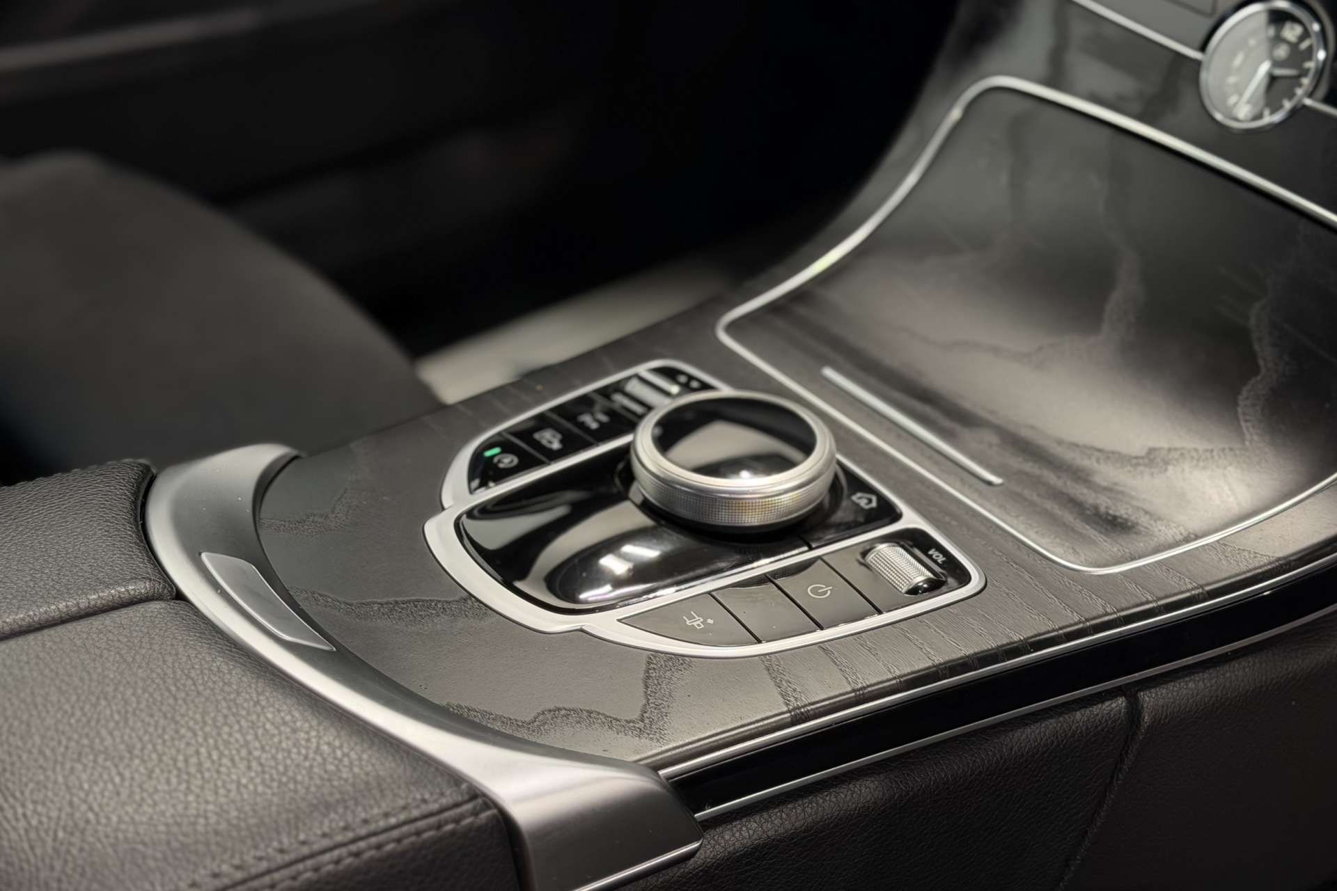 2020 MERCEDES C-CLASS 2.0 C 300 AMG Line D Auto 2dr - vehicle photo 22 for sale on PureCar