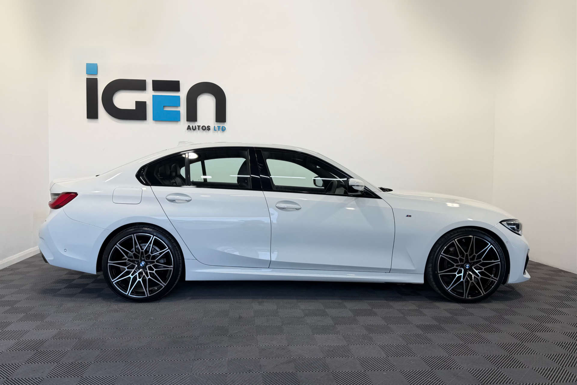2019 BMW 3 SERIES 2.0 320d M Sport 4dr - vehicle photo 5 for sale on PureCar
