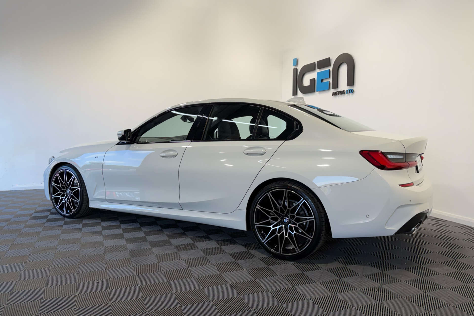 2019 BMW 3 SERIES 2.0 320d M Sport 4dr - vehicle photo 7 for sale on PureCar
