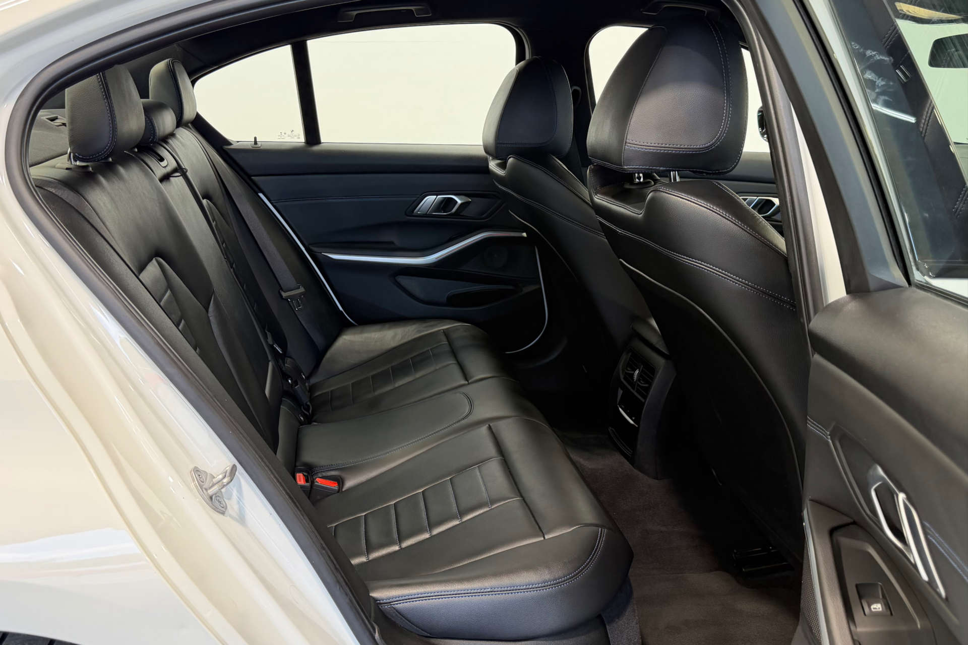2019 BMW 3 SERIES 2.0 320d M Sport 4dr - vehicle photo 27 for sale on PureCar