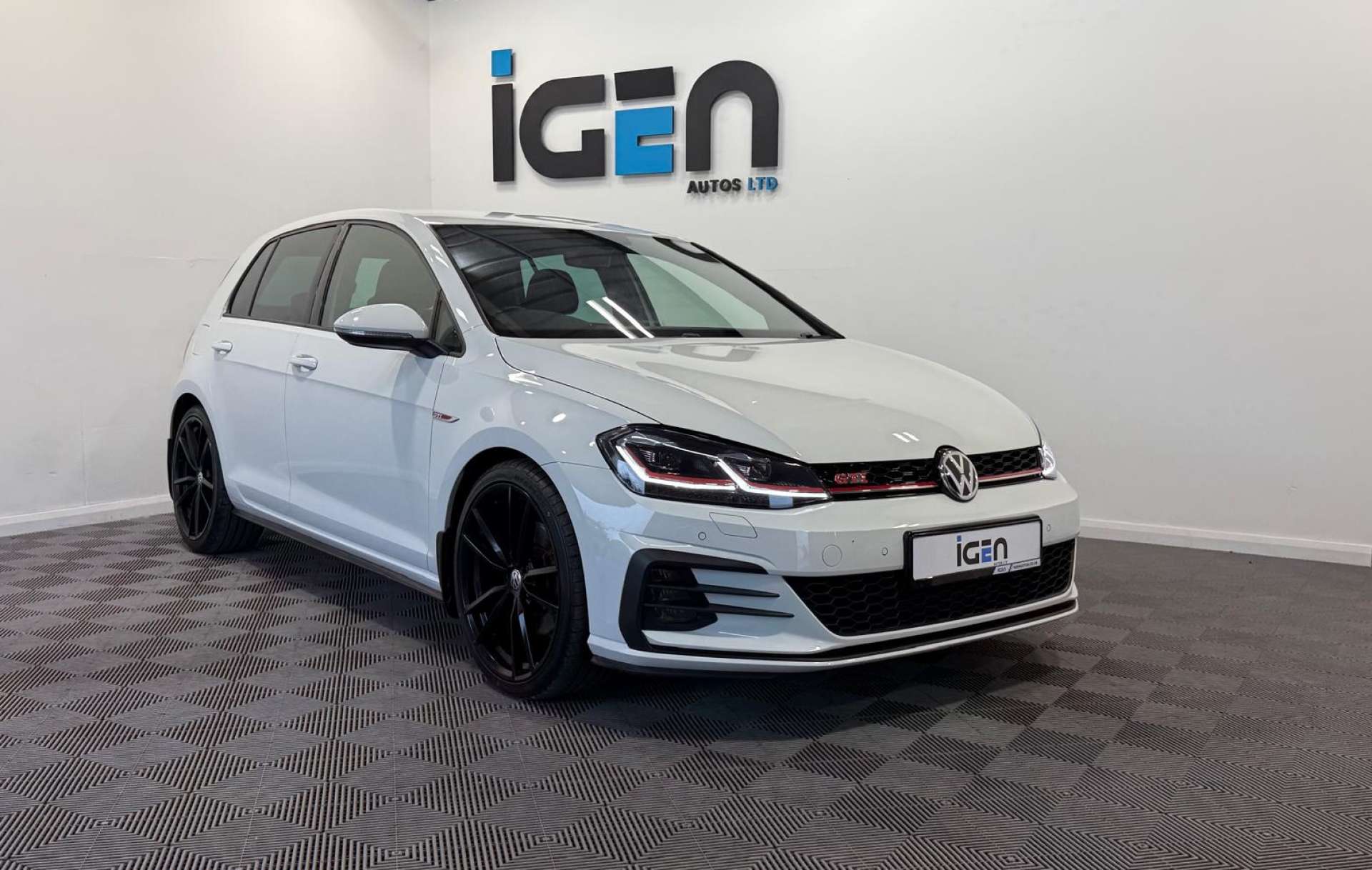 2017 Volkswagen GOLF 2.0 Golf GTi TSi 5dr - vehicle photo 3 for sale on PureCar