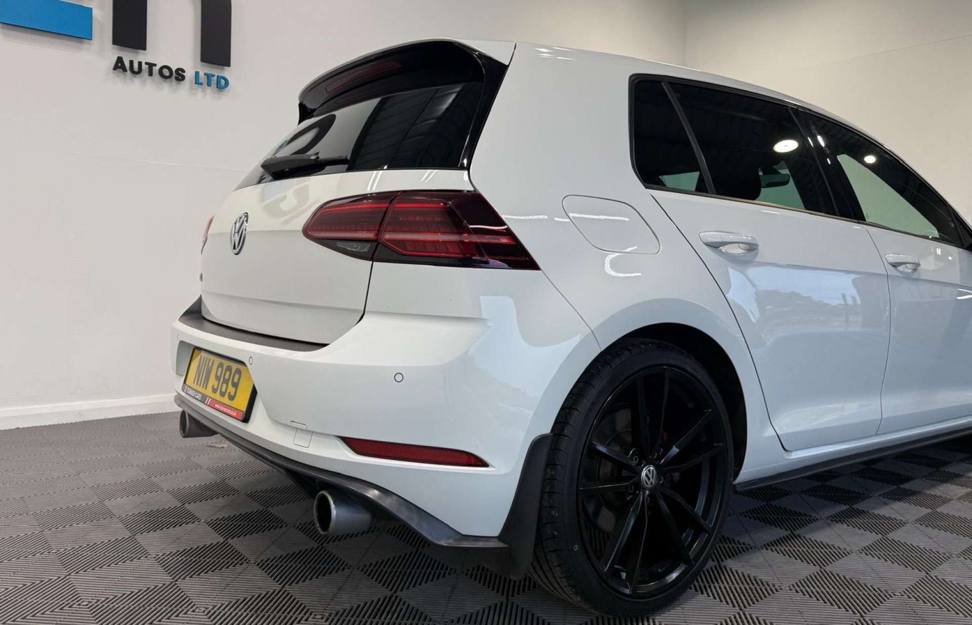 2017 Volkswagen GOLF 2.0 Golf GTi TSi 5dr - vehicle photo 7 for sale on PureCar