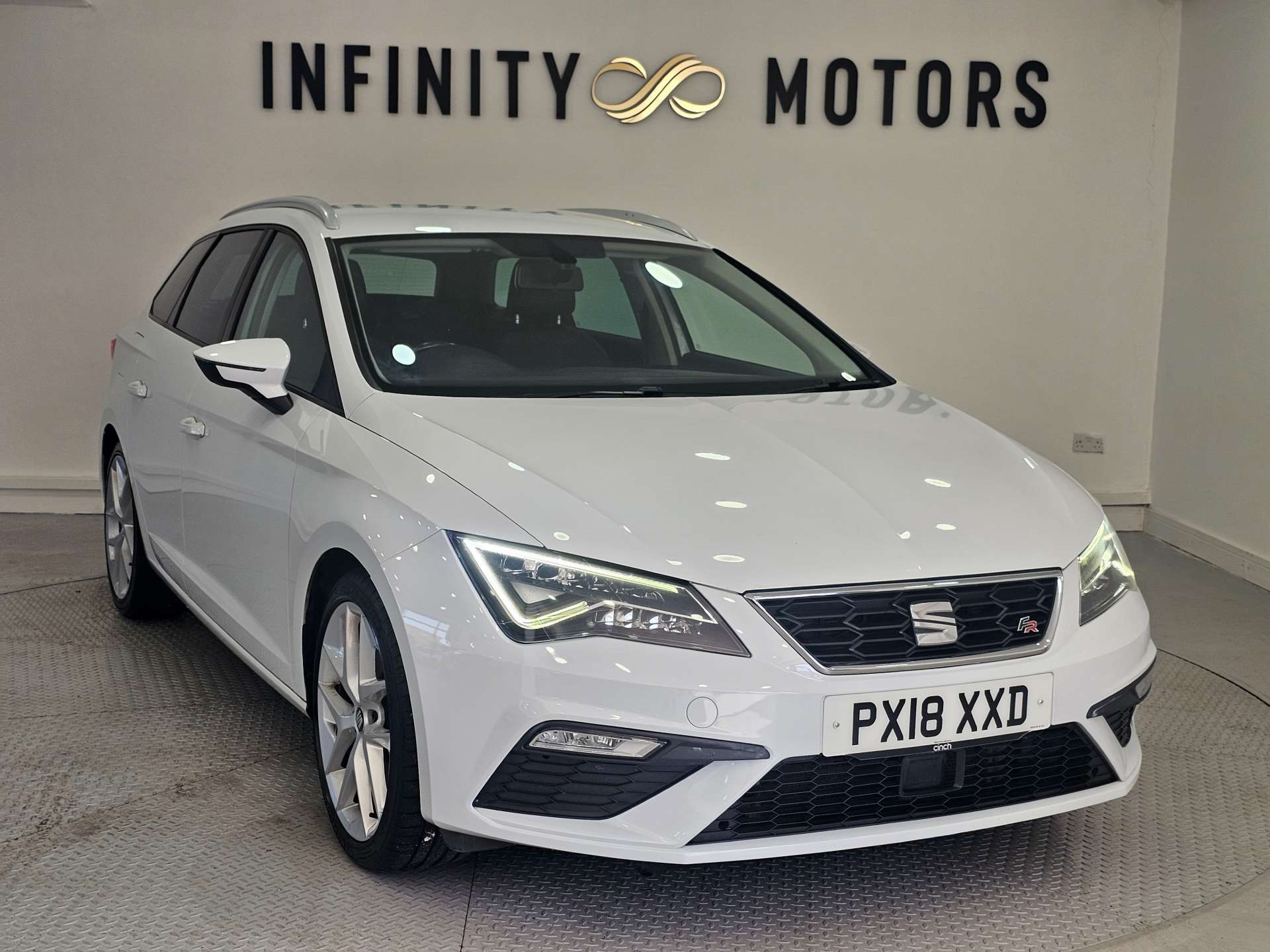 White 2018 Seat Leon Estate Front-wheel drive Automatic
