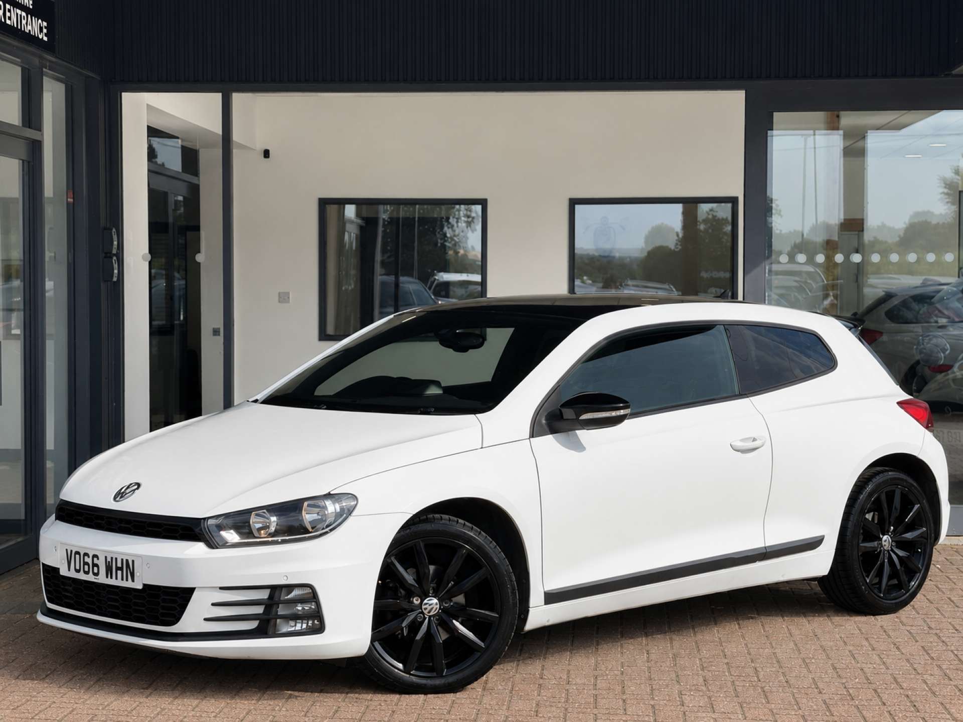 White 2016 Volkswagen Scirocco Coupe Front-wheel drive Manual