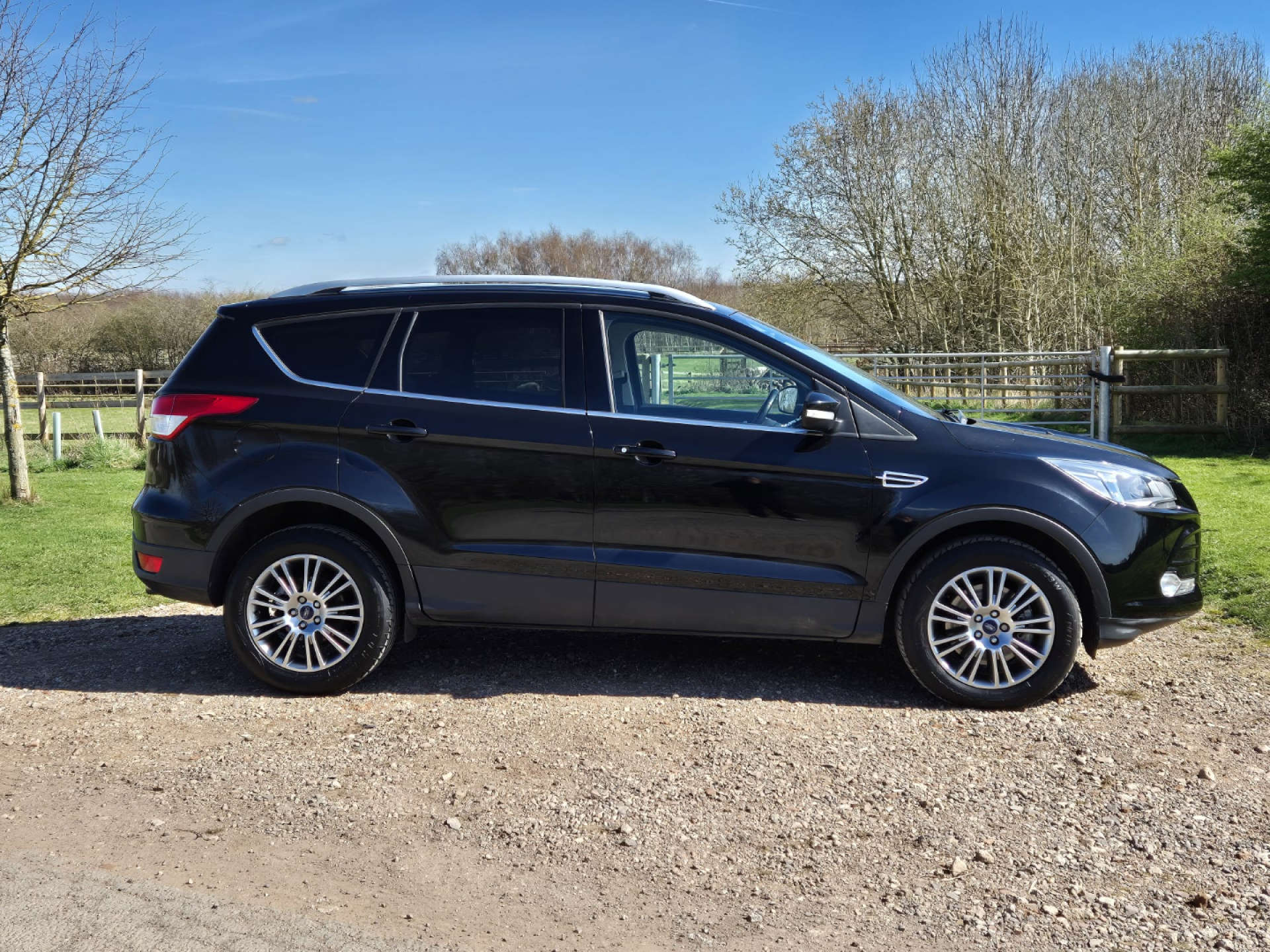 FORD KUGA 2.0 Kuga Titanium 4x2 TDCi 5dr #2