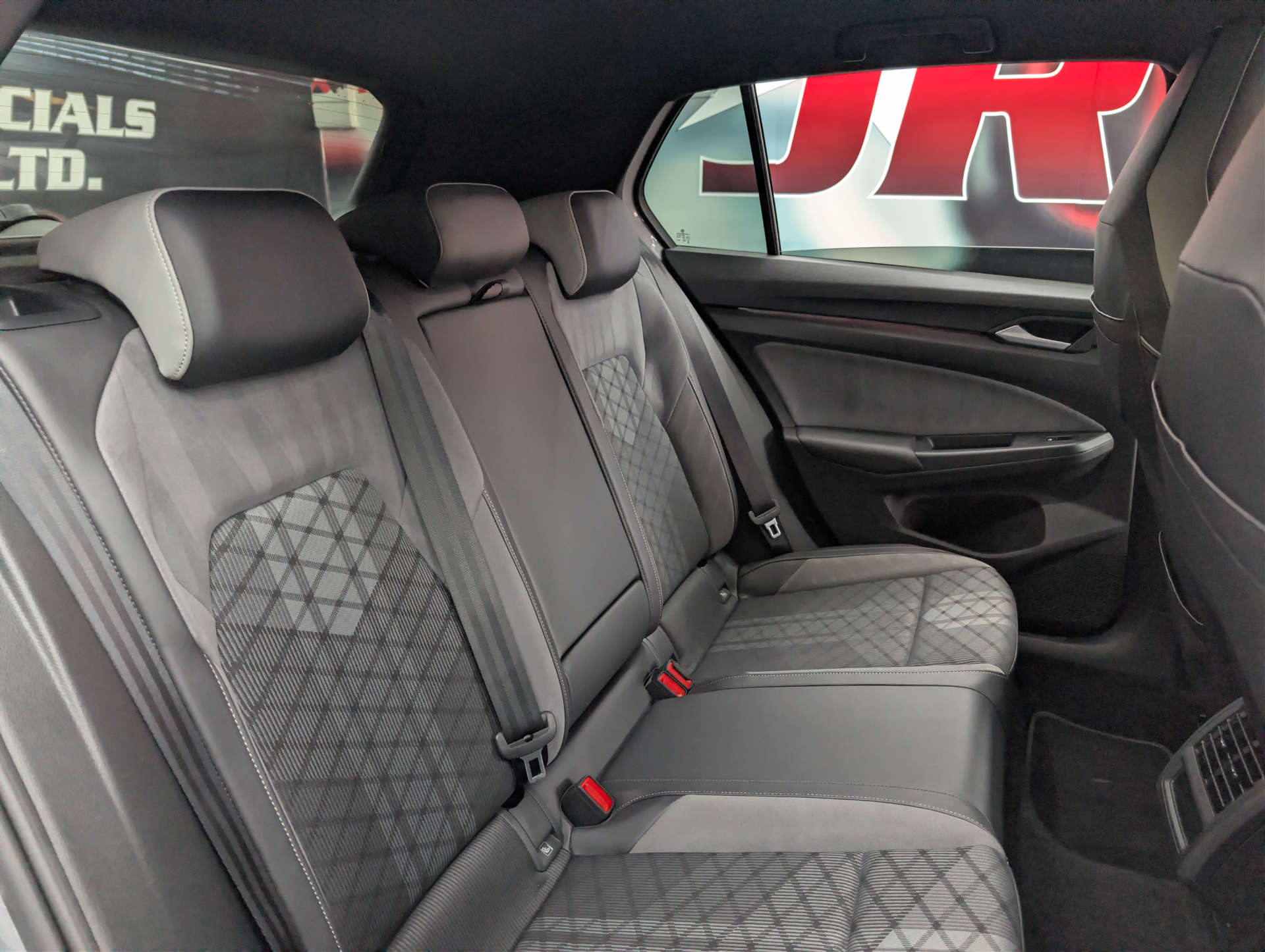 2023 VOLKSWAGEN GOLF 2.0 Golf R-Line TDI Semi-Auto 5dr - vehicle photo 12 for sale on PureCar