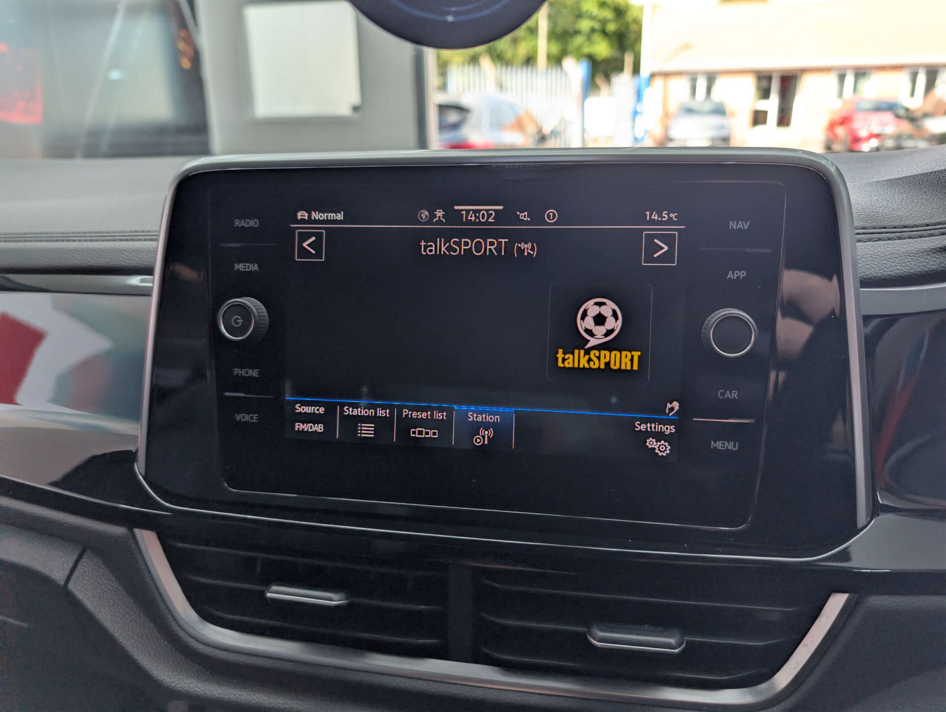 2022 VOLKSWAGEN T-ROC 2.0 T-Roc R-Line TDI Semi-Auto 5dr - vehicle photo 35 for sale on PureCar