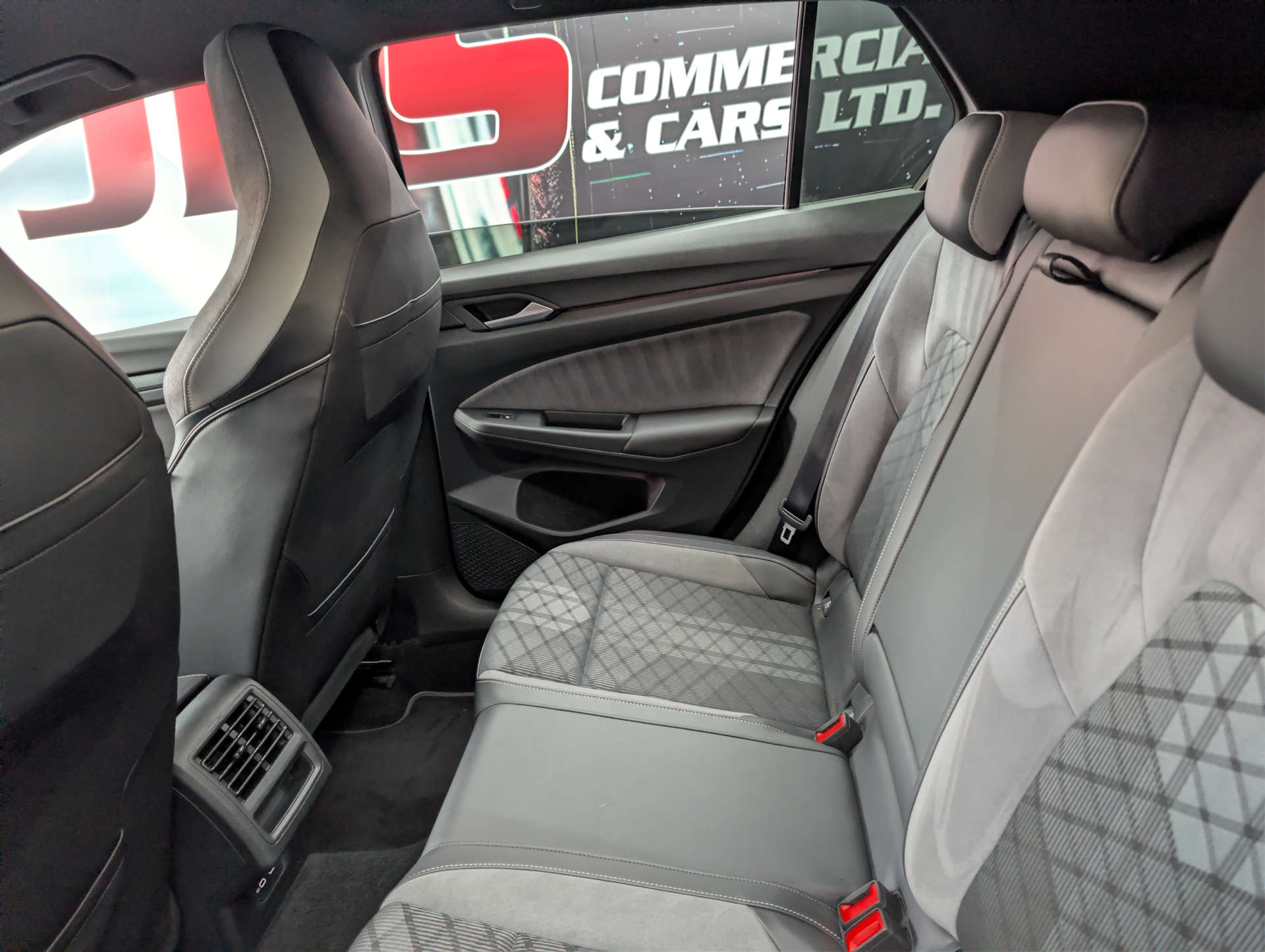 2023 VOLKSWAGEN GOLF 2.0 Golf R-Line TDI Semi-Auto 5dr - vehicle photo 13 for sale on PureCar