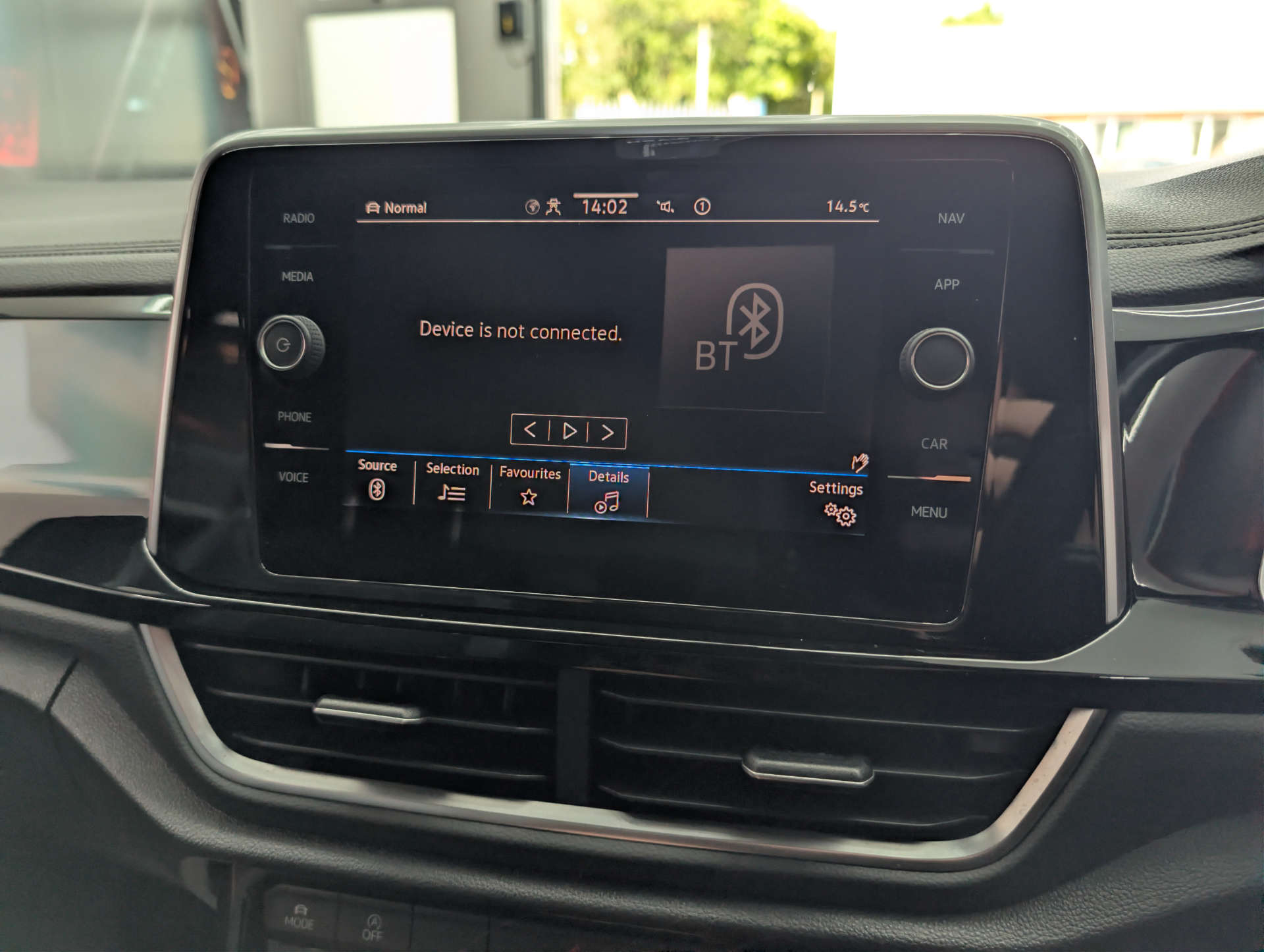 2022 VOLKSWAGEN T-ROC 2.0 T-Roc R-Line TDI Semi-Auto 5dr - vehicle photo 37 for sale on PureCar