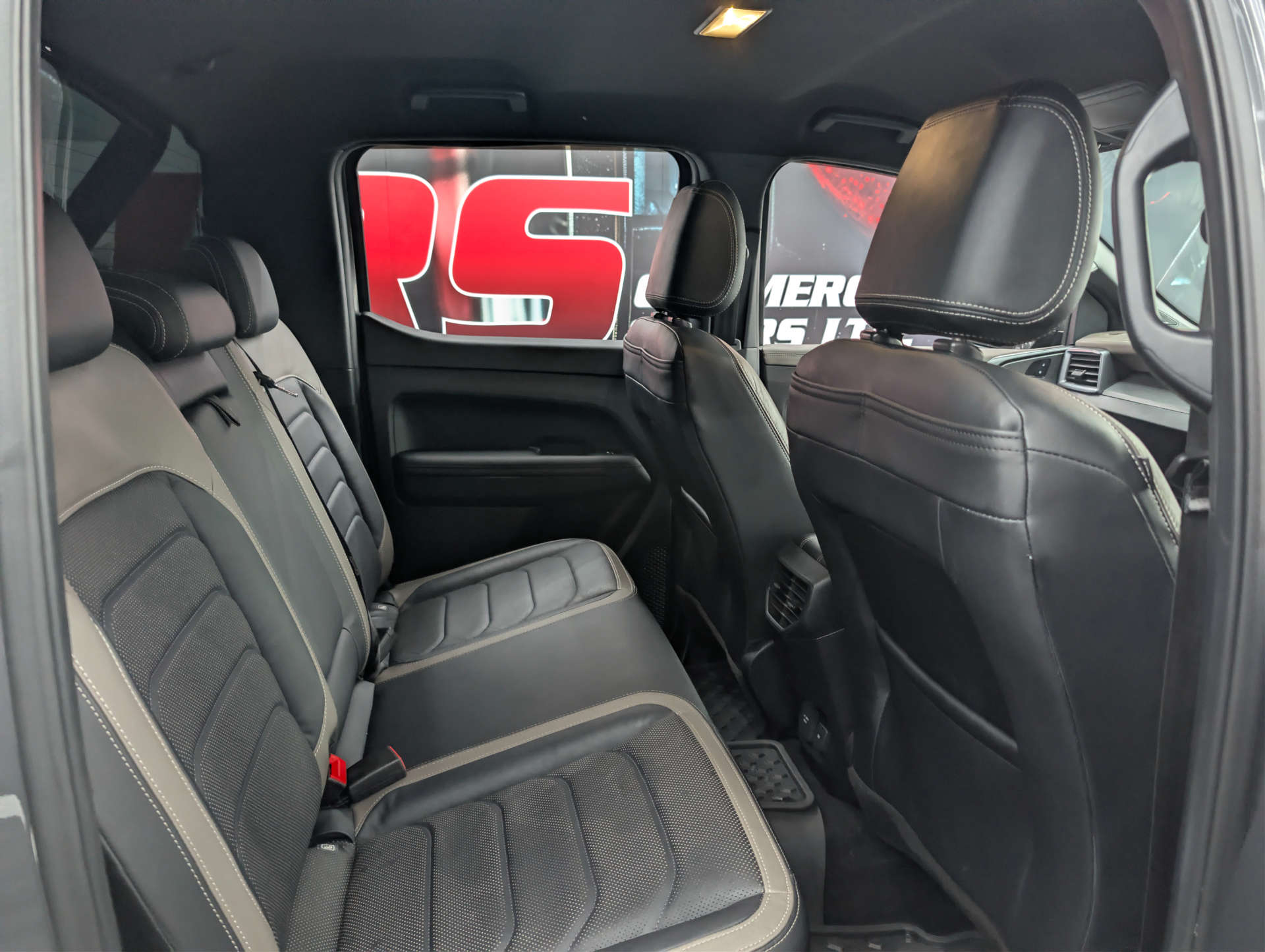 2024 VOLKSWAGEN AMAROK 3.0 Amarok Aventura V6 TDI 4M Auto 4WD - vehicle photo 15 for sale on PureCar