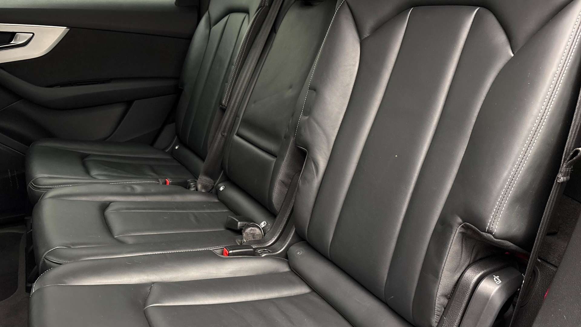 2023 AUDI Q7 S Line - vehicle photo 8 for sale on PureCar