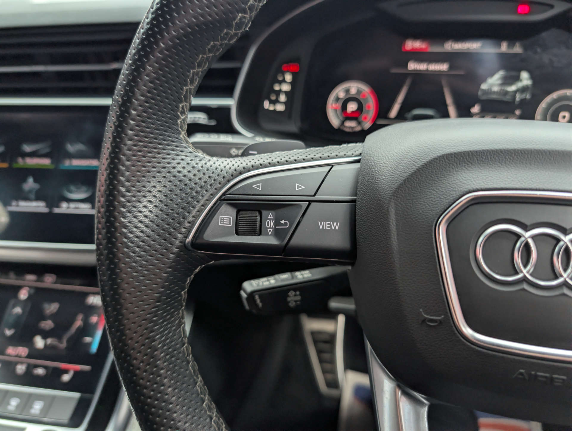2023 AUDI Q7 S Line - vehicle photo 26 for sale on PureCar
