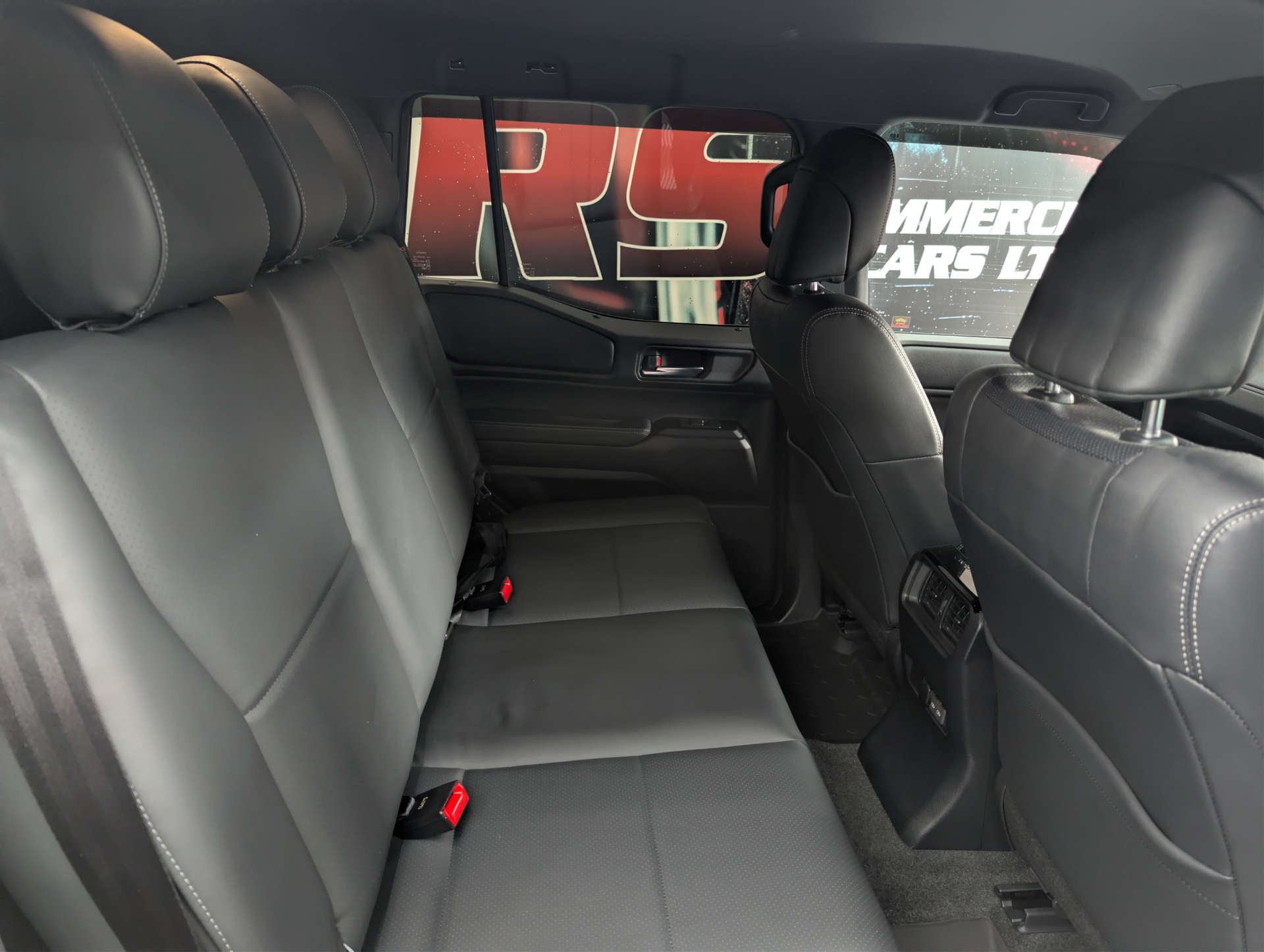 2025 TOYOTA LAND CRUISER 2.8 Land Cruiser Commercial Auto 4WD 5dr - vehicle photo 15 for sale on PureCar