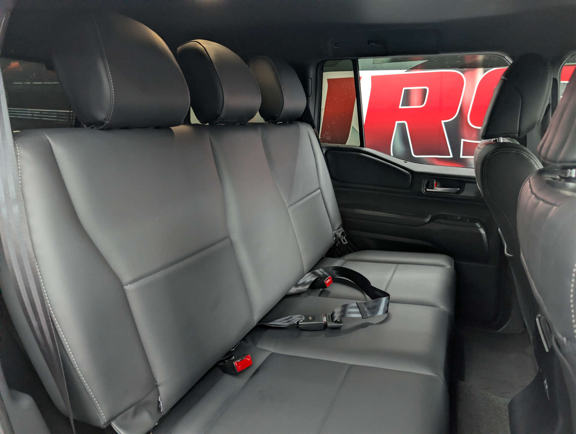 2025 TOYOTA LAND CRUISER 2.8 Land Cruiser Commercial Auto 4WD 5dr - vehicle photo 16 for sale on PureCar