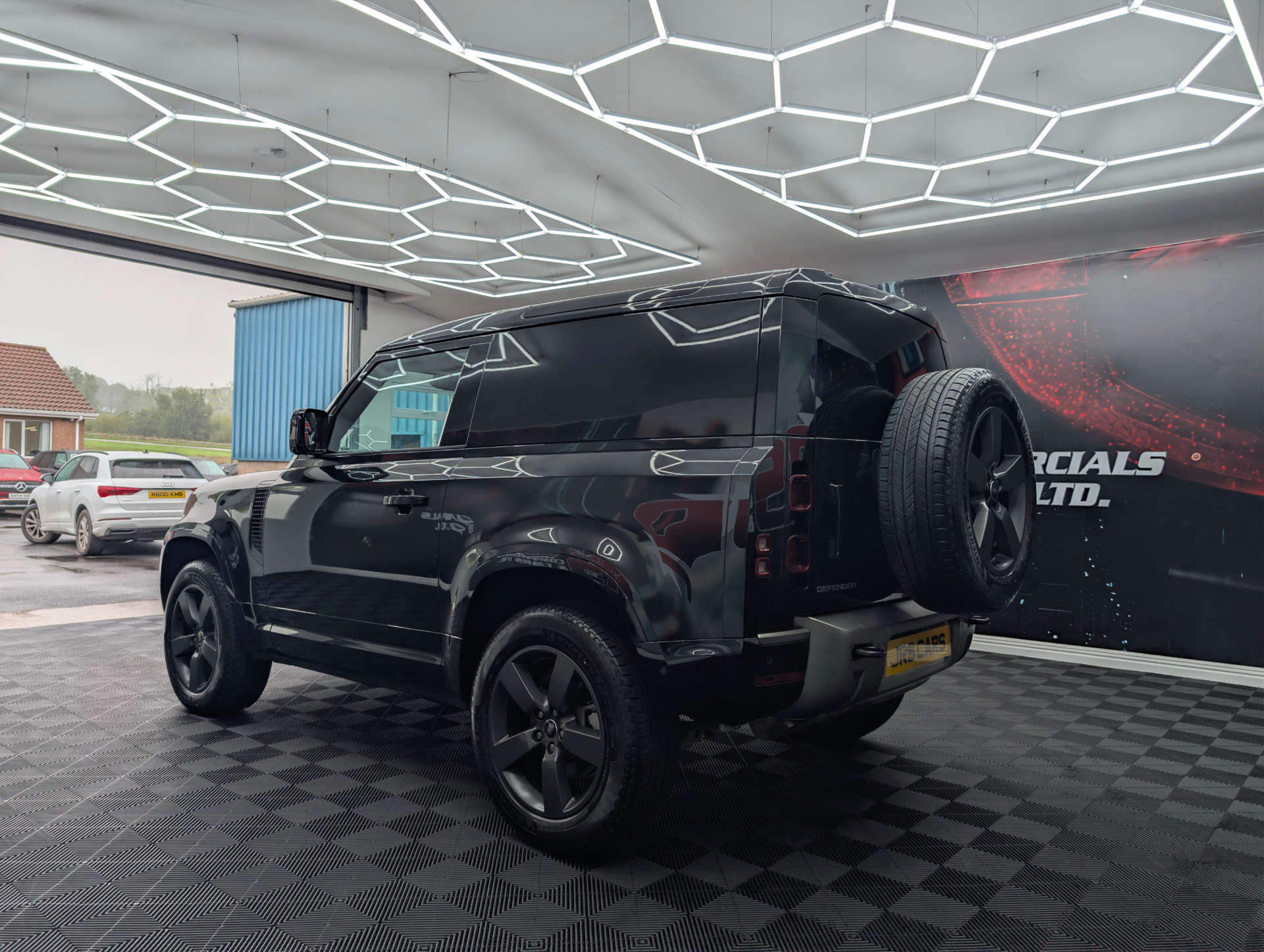 2025 LAND ROVER DEFENDER 3.0 Defender Hard Top X-Dynamic HSE D MHEV Auto 4WD 3dr - vehicle photo 4 for sale on PureCar