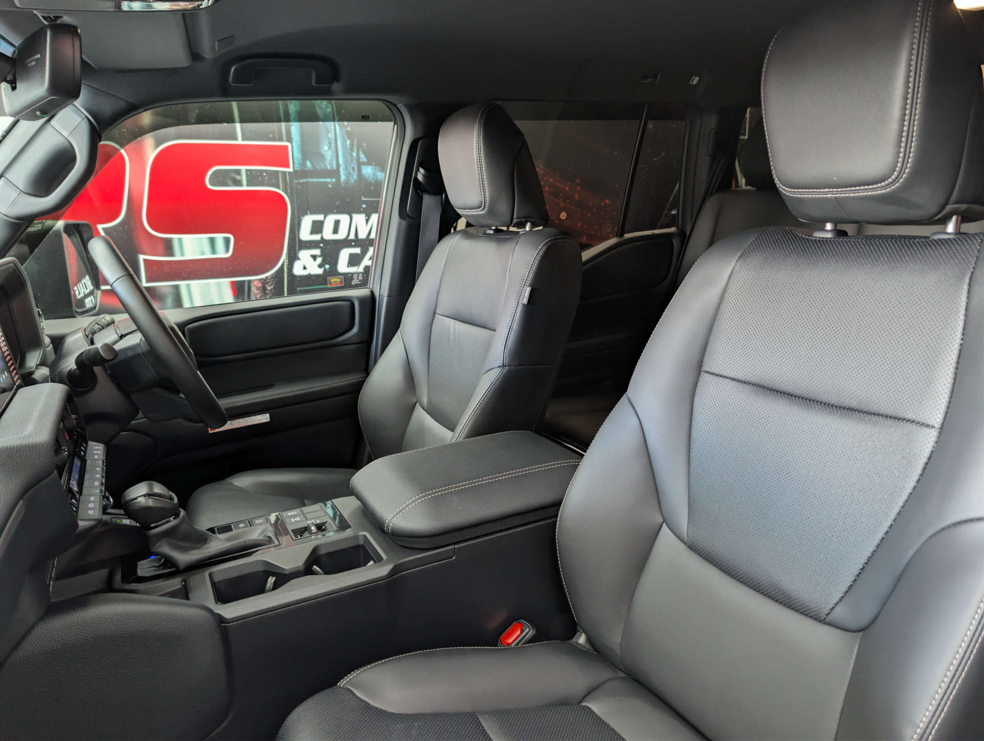2025 TOYOTA LAND CRUISER 2.8 Land Cruiser Commercial Auto 4WD 5dr - vehicle photo 20 for sale on PureCar