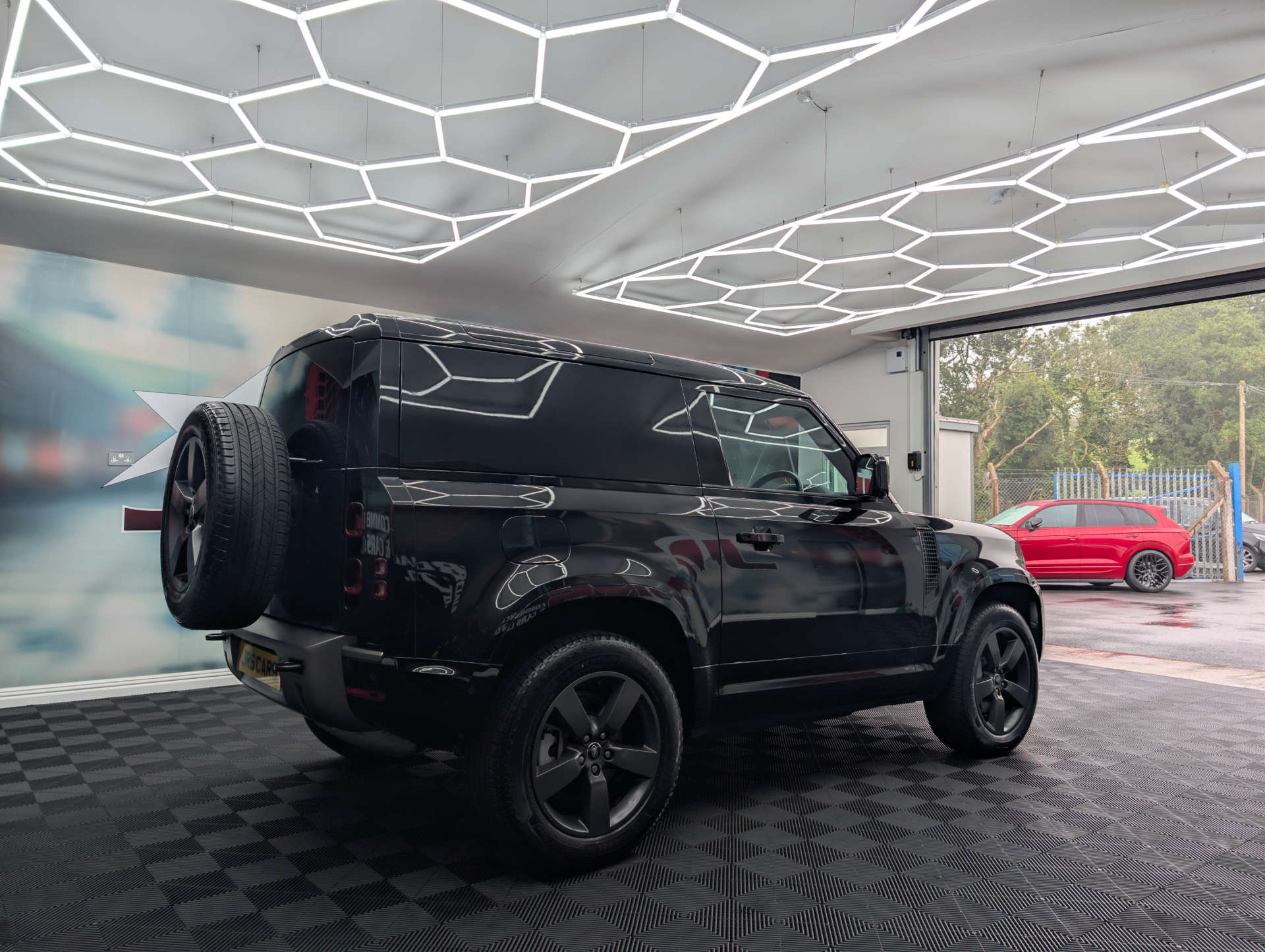 2025 LAND ROVER DEFENDER 3.0 Defender Hard Top X-Dynamic HSE D MHEV Auto 4WD 3dr - vehicle photo 7 for sale on PureCar