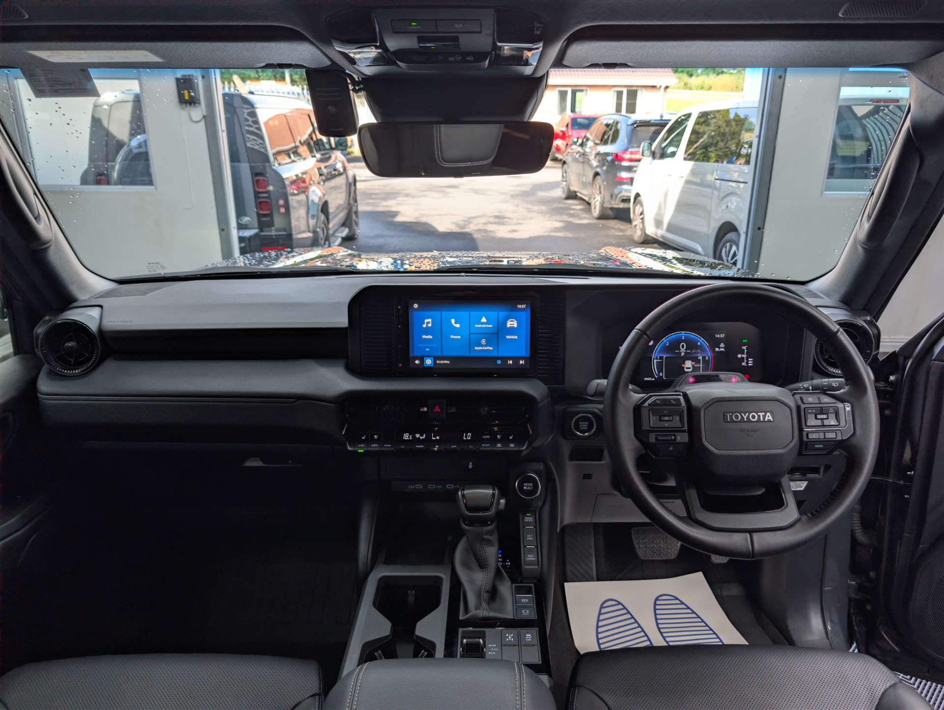 2025 TOYOTA LAND CRUISER 2.8 Land Cruiser Commercial Auto 4WD 5dr - vehicle photo 23 for sale on PureCar