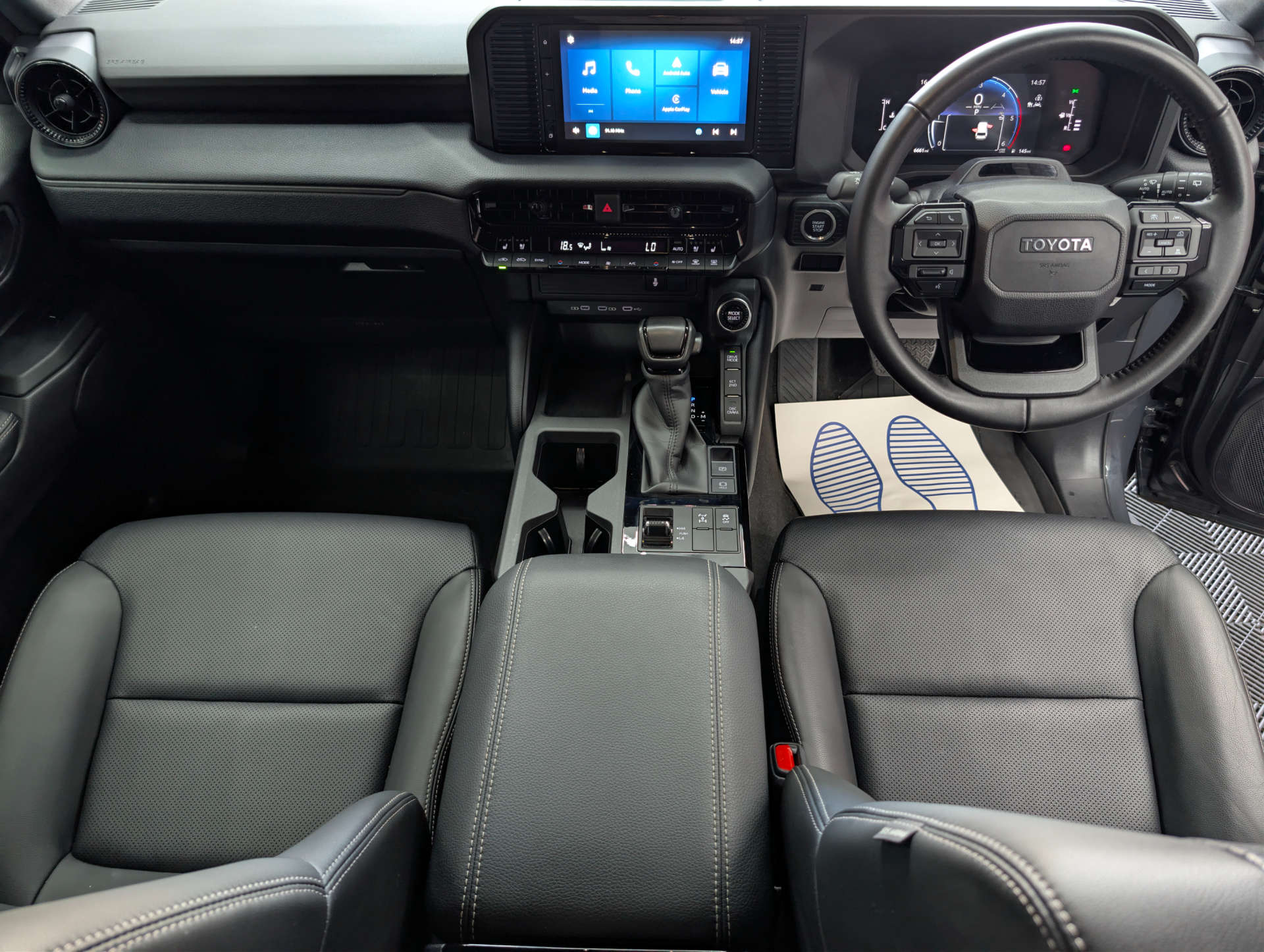 2025 TOYOTA LAND CRUISER 2.8 Land Cruiser Commercial Auto 4WD 5dr - vehicle photo 24 for sale on PureCar
