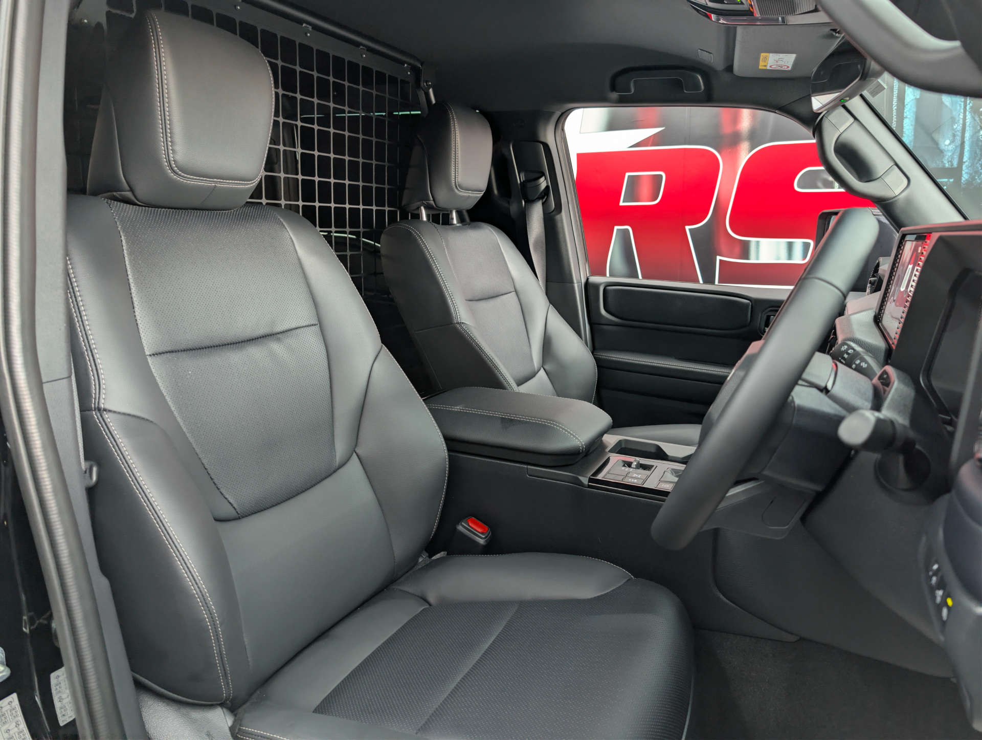 2026 TOYOTA LAND CRUISER 2.8 Land Cruiser Commercial Auto 4WD 5dr - vehicle photo 13 for sale on PureCar