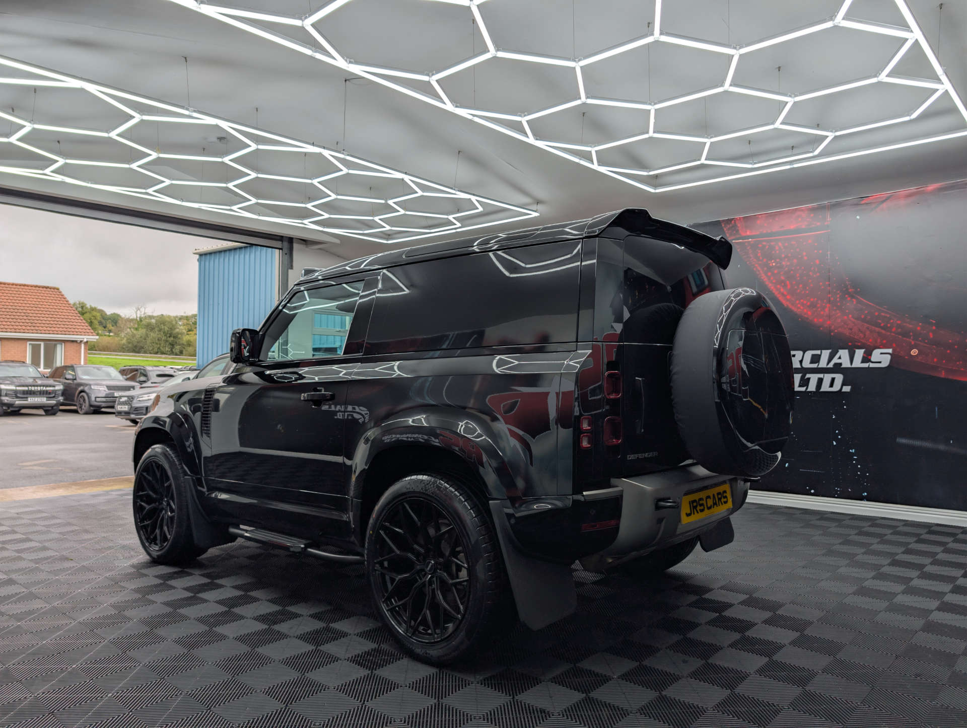 2025 LAND ROVER DEFENDER 3.0 Defender Hard Top X-Dynamic HSE D MHEV Auto 4WD 3dr - vehicle photo 3 for sale on PureCar