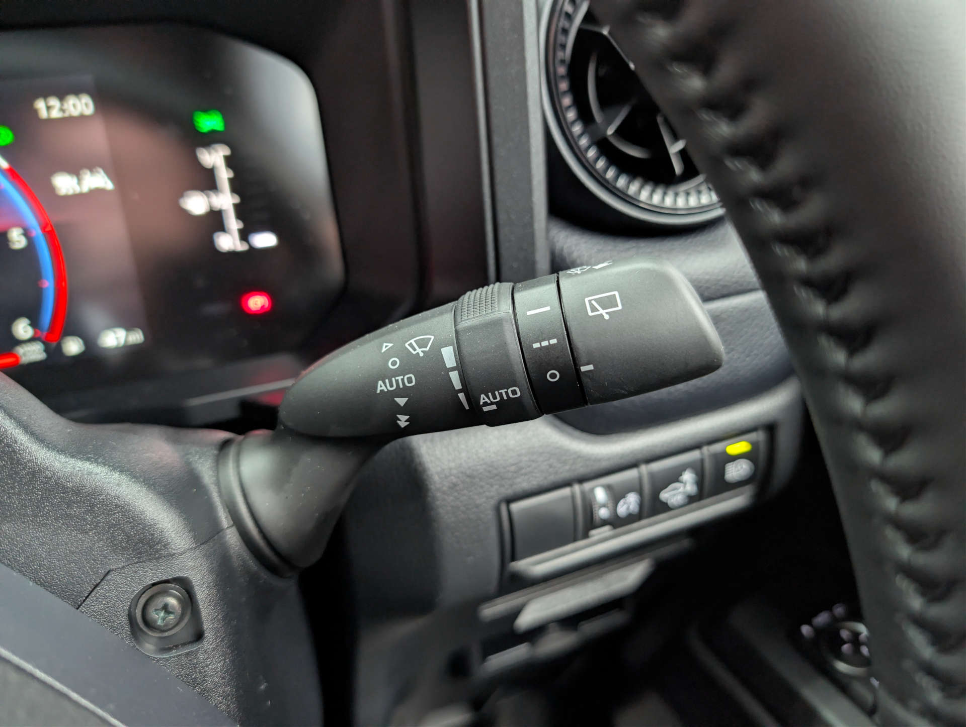 2026 TOYOTA LAND CRUISER 2.8 Land Cruiser Commercial Auto 4WD 5dr - vehicle photo 26 for sale on PureCar