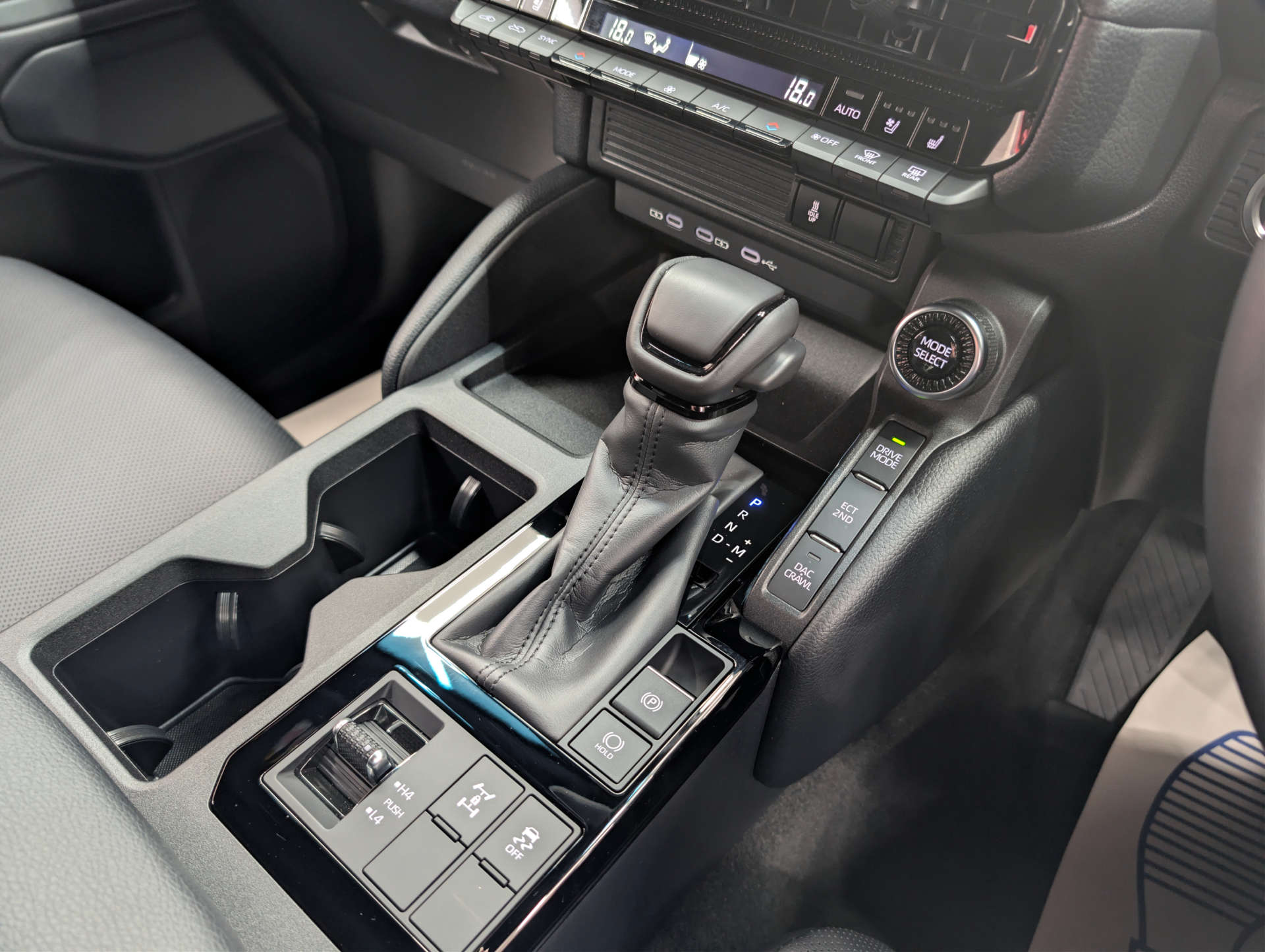 2026 TOYOTA LAND CRUISER 2.8 Land Cruiser Commercial Auto 4WD 5dr - vehicle photo 31 for sale on PureCar