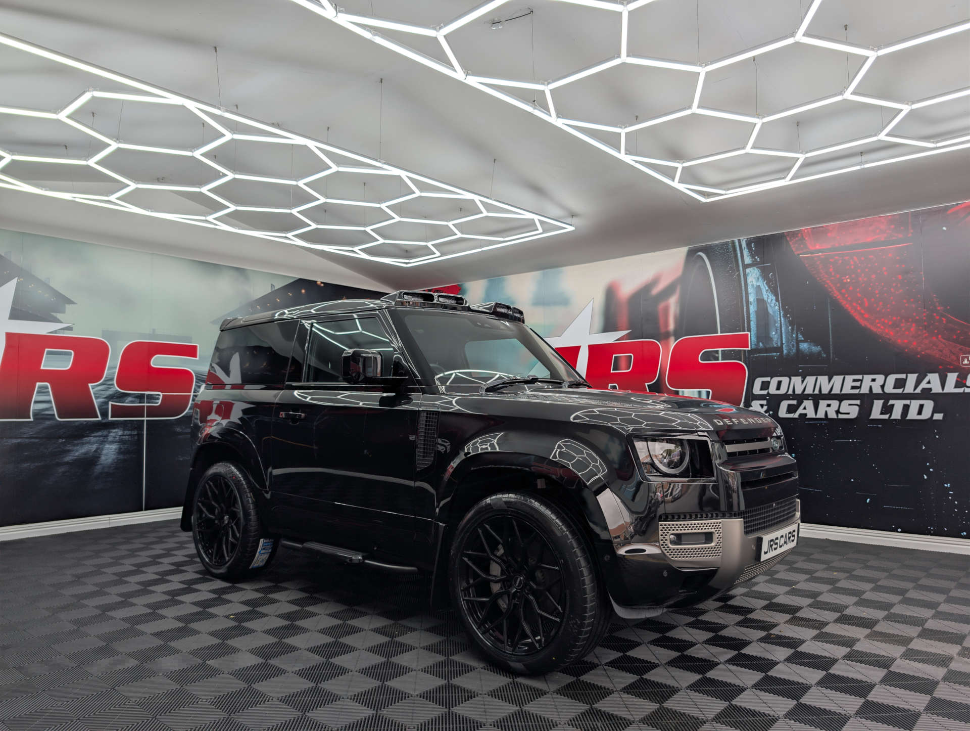 LAND ROVER DEFENDER 2025