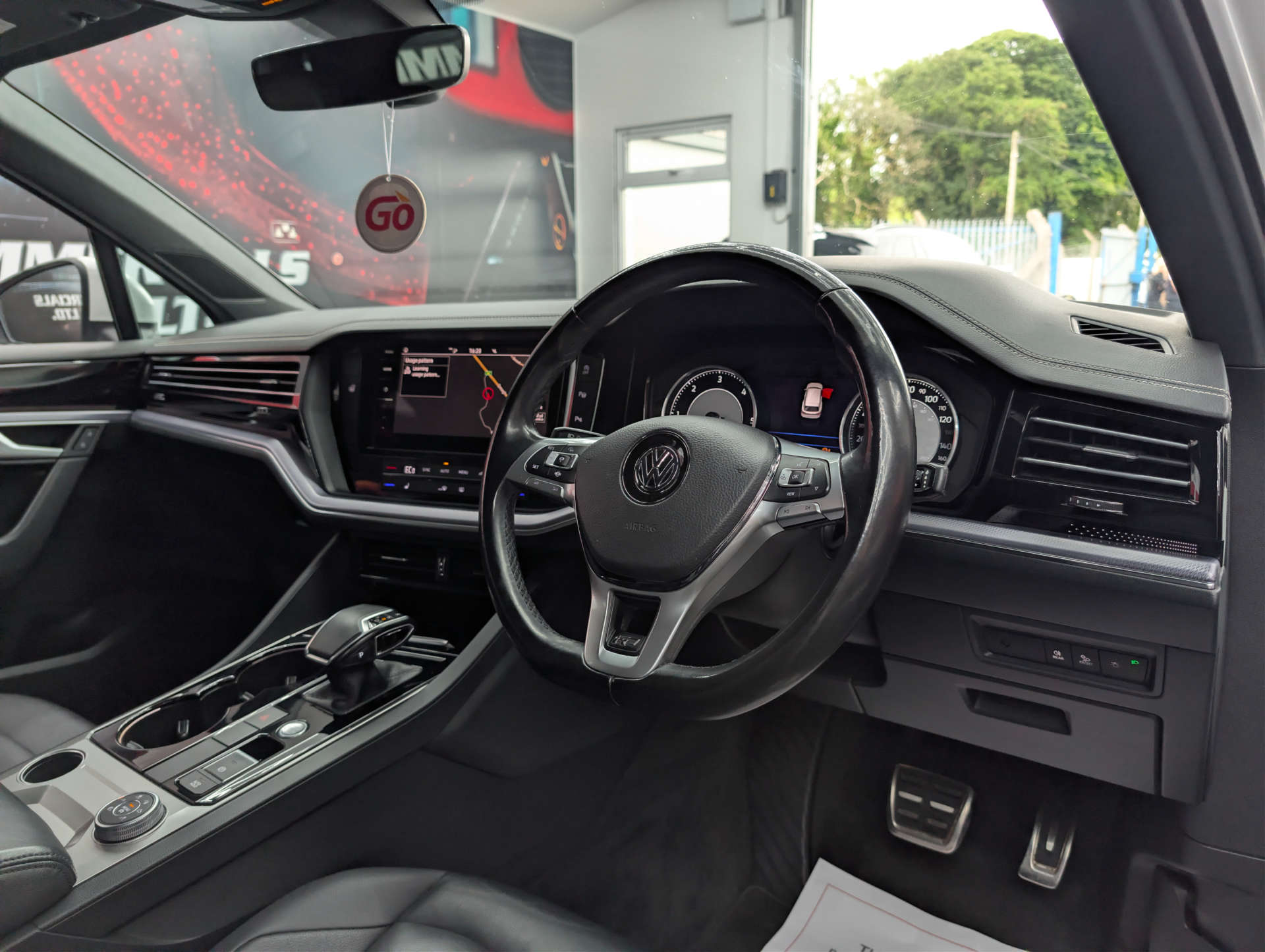2019 VOLKSWAGEN TOUAREG 3.0 Touareg V6 R-Line TDI Auto 4WD 5dr - vehicle photo 10 for sale on PureCar