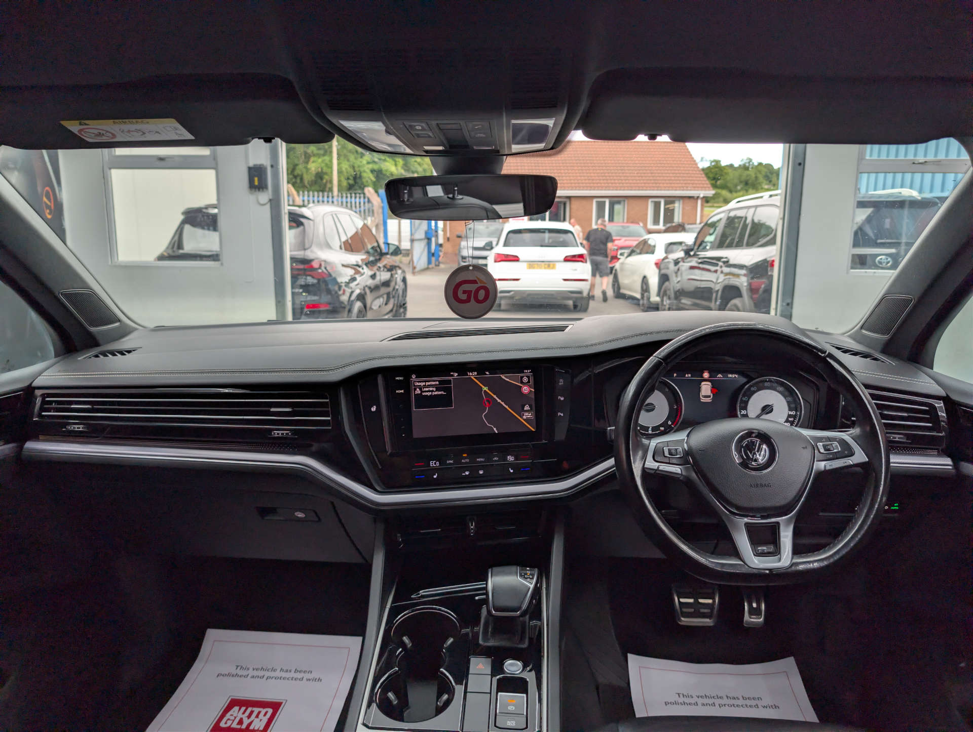 2019 VOLKSWAGEN TOUAREG 3.0 Touareg V6 R-Line TDI Auto 4WD 5dr - vehicle photo 21 for sale on PureCar