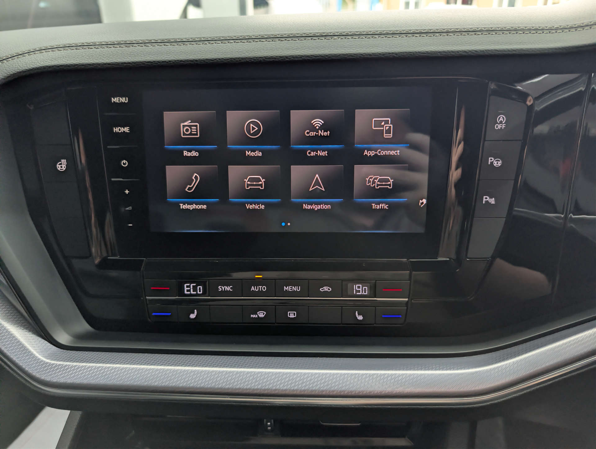 2019 VOLKSWAGEN TOUAREG 3.0 Touareg V6 R-Line TDI Auto 4WD 5dr - vehicle photo 33 for sale on PureCar