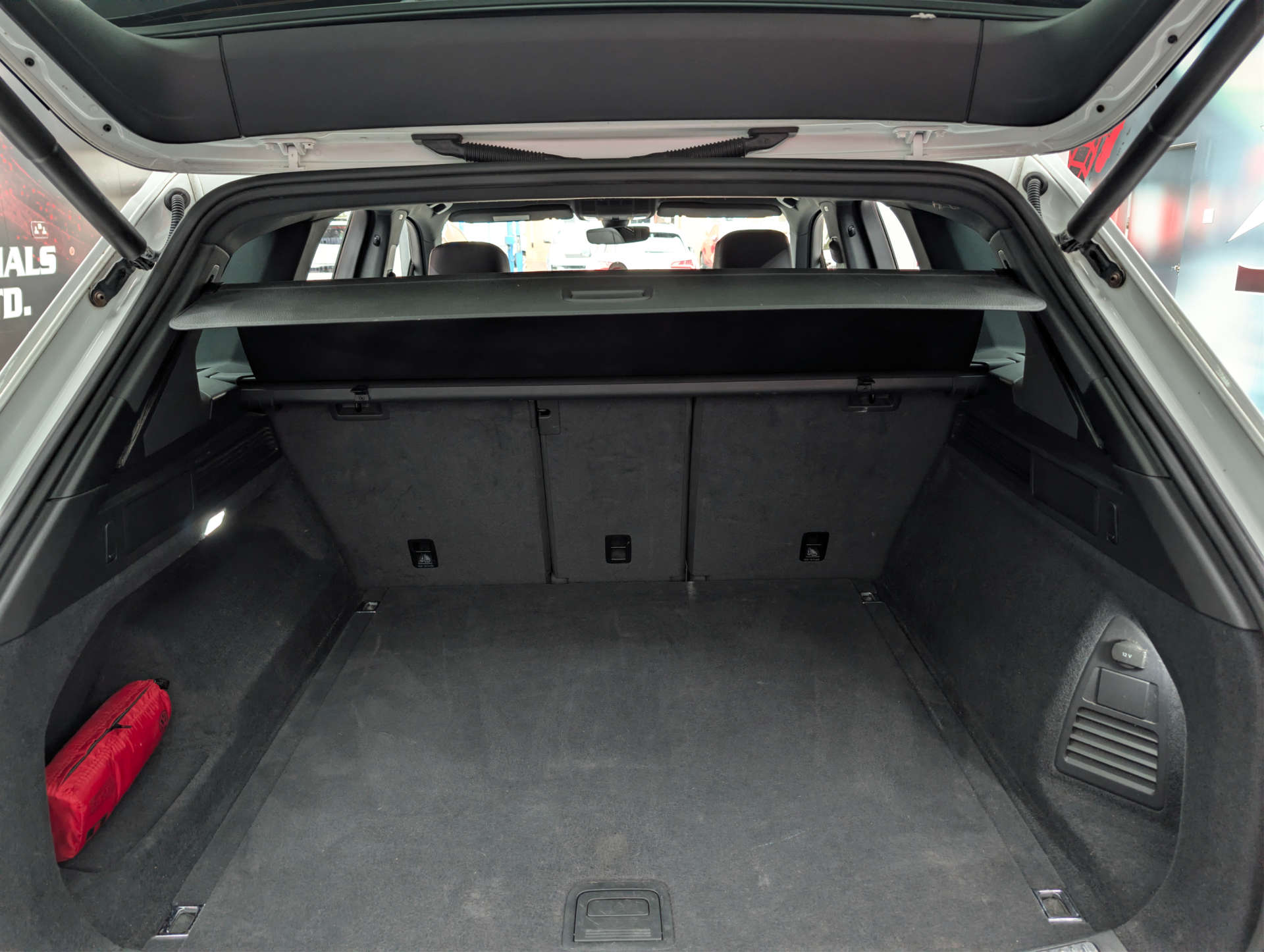 2019 VOLKSWAGEN TOUAREG 3.0 Touareg V6 R-Line TDI Auto 4WD 5dr - vehicle photo 41 for sale on PureCar