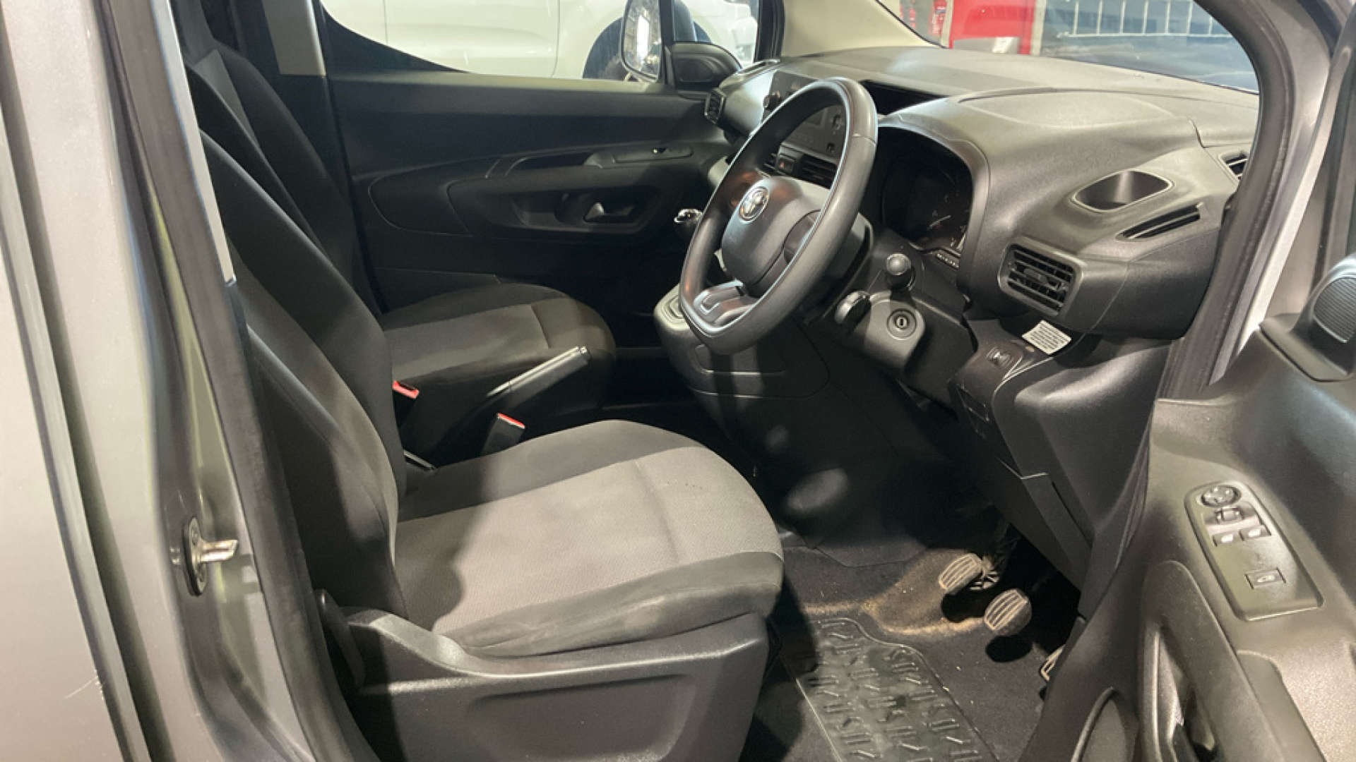 2021 TOYOTA PROACE CITY 1.5 Proace City Active - vehicle photo 4 for sale on PureCar