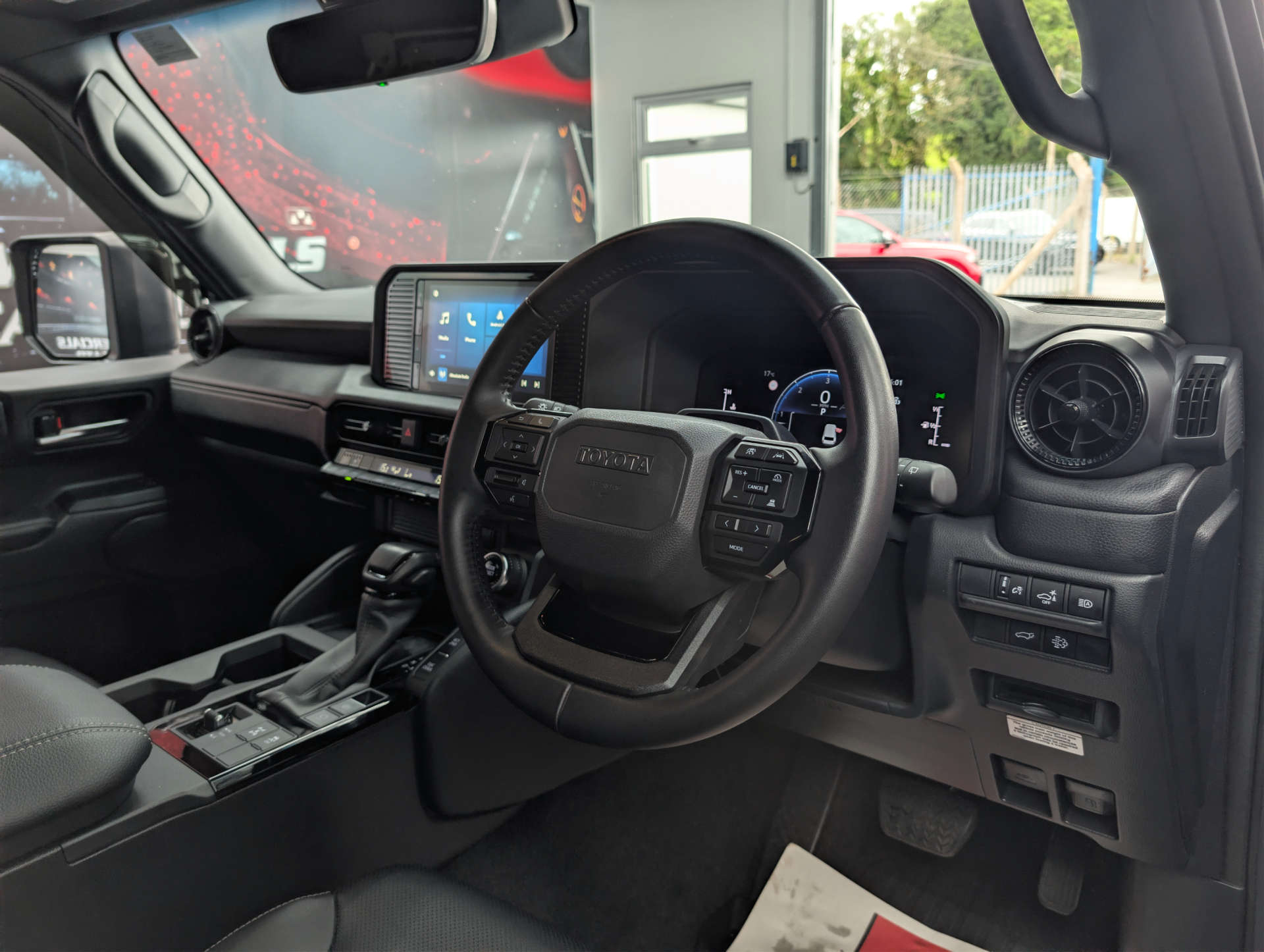 2025 TOYOTA LAND CRUISER 2.8 Land Cruiser Commercial Auto 4WD 5dr - vehicle photo 12 for sale on PureCar