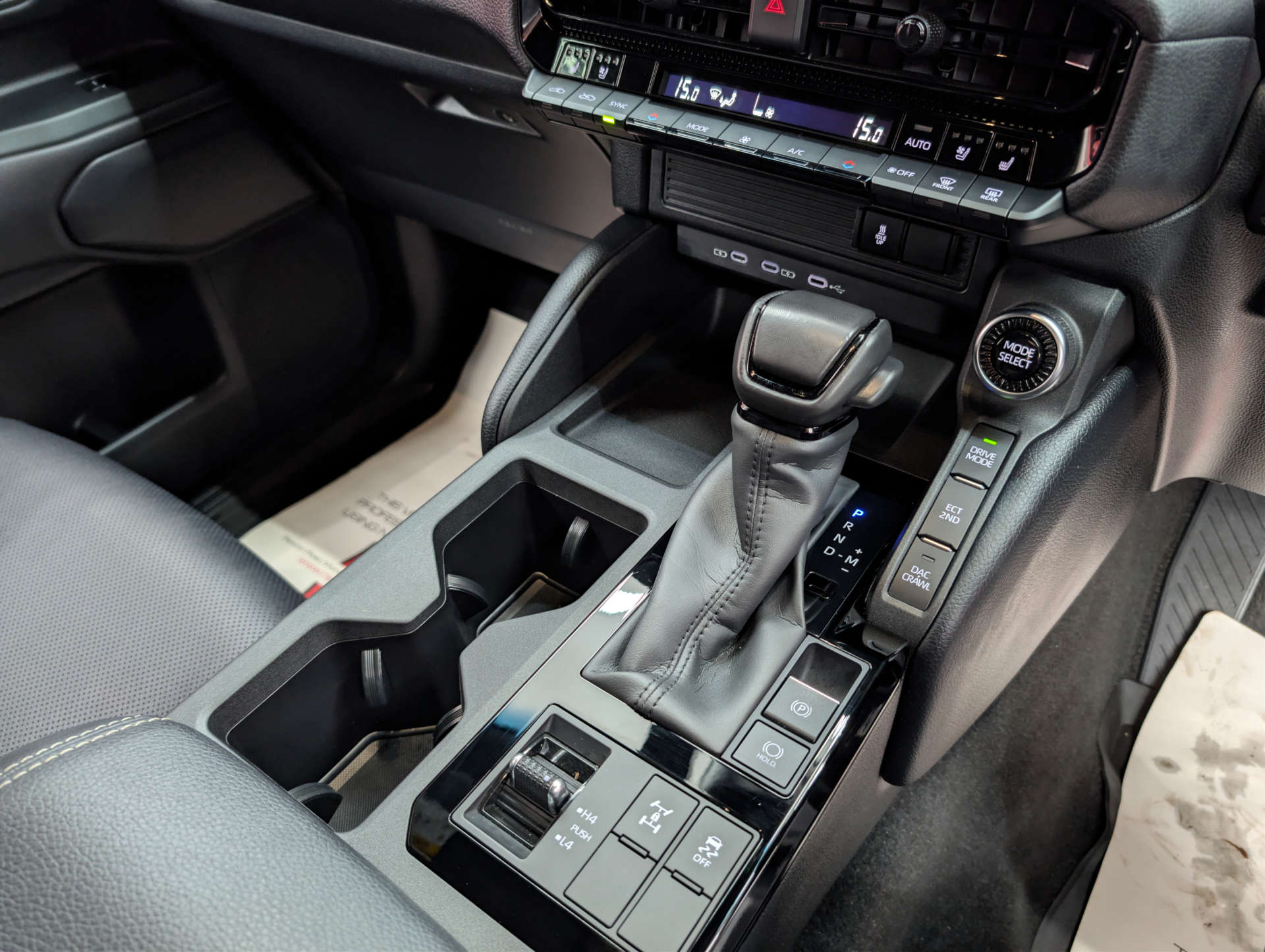 2025 TOYOTA LAND CRUISER 2.8 Land Cruiser Commercial Auto 4WD 5dr - vehicle photo 37 for sale on PureCar