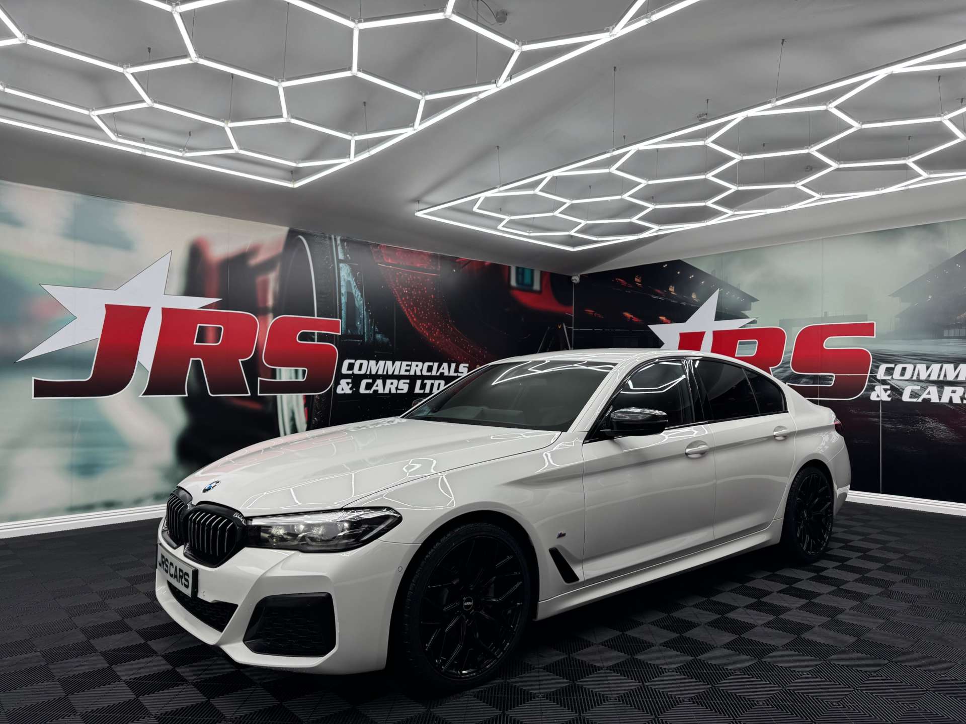 2022 BMW 5 SERIES 2.0 520d M Sport MHEV Auto 4dr - vehicle photo 3 for sale on PureCar