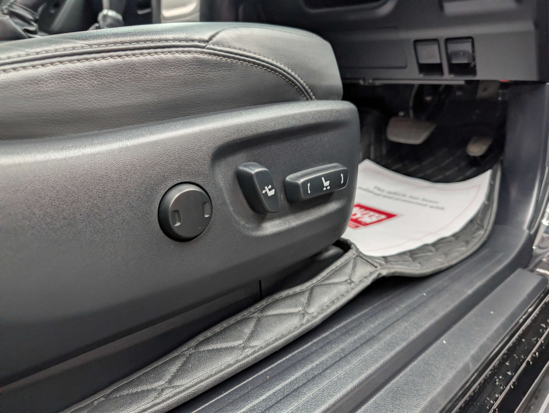 2025 TOYOTA LAND CRUISER Prado - vehicle photo 16 for sale on PureCar