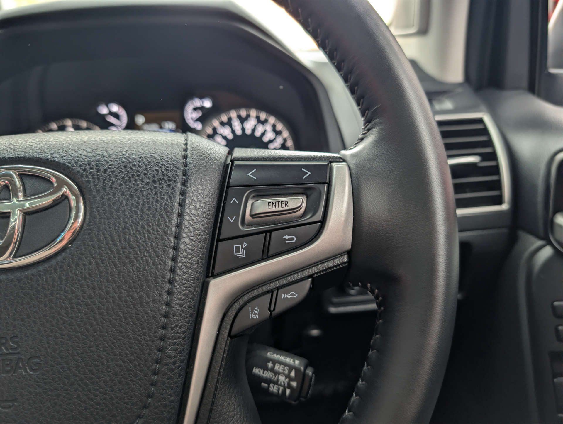 2025 TOYOTA LAND CRUISER Prado - vehicle photo 29 for sale on PureCar