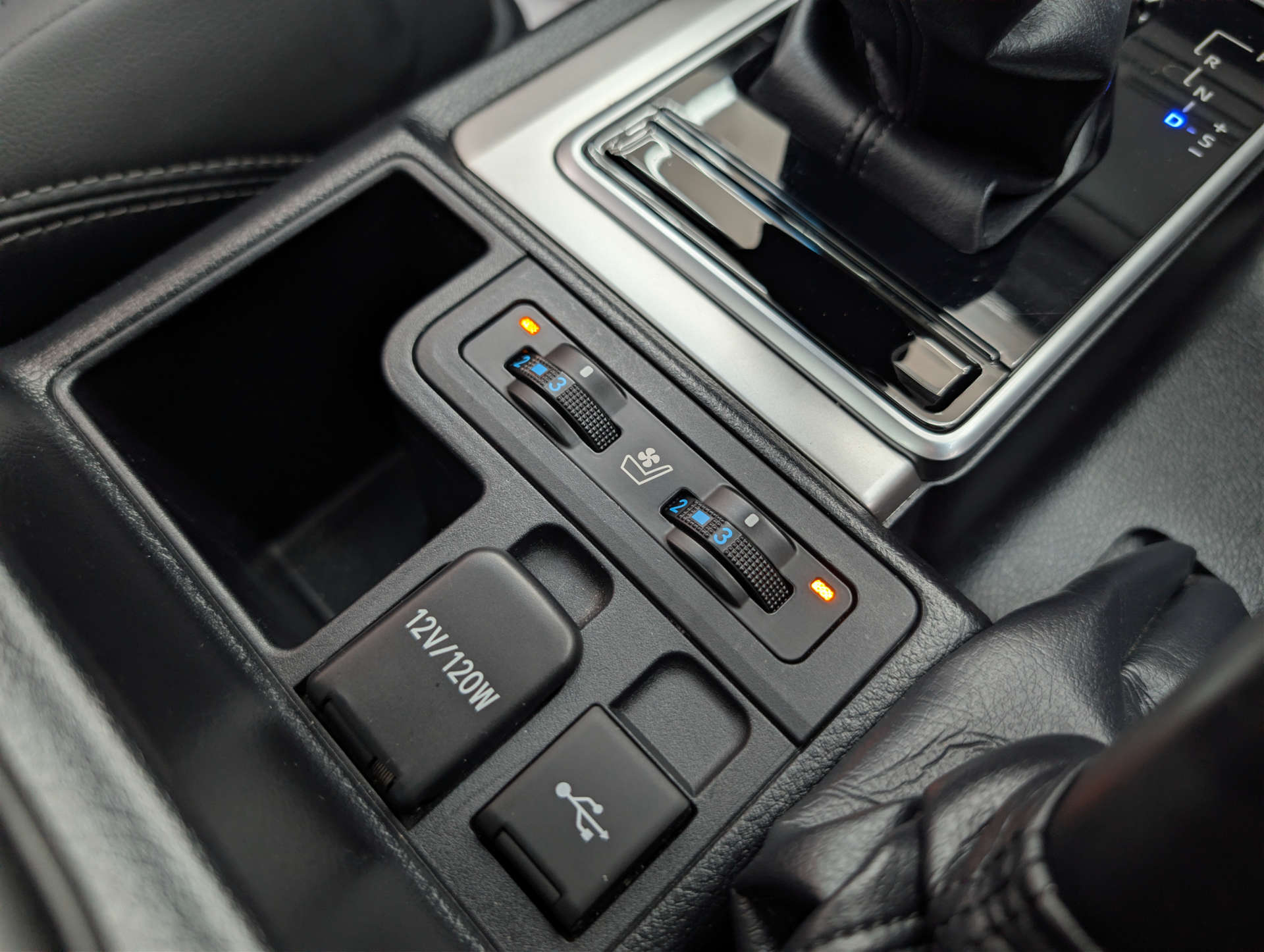 2025 TOYOTA LAND CRUISER Prado - vehicle photo 36 for sale on PureCar