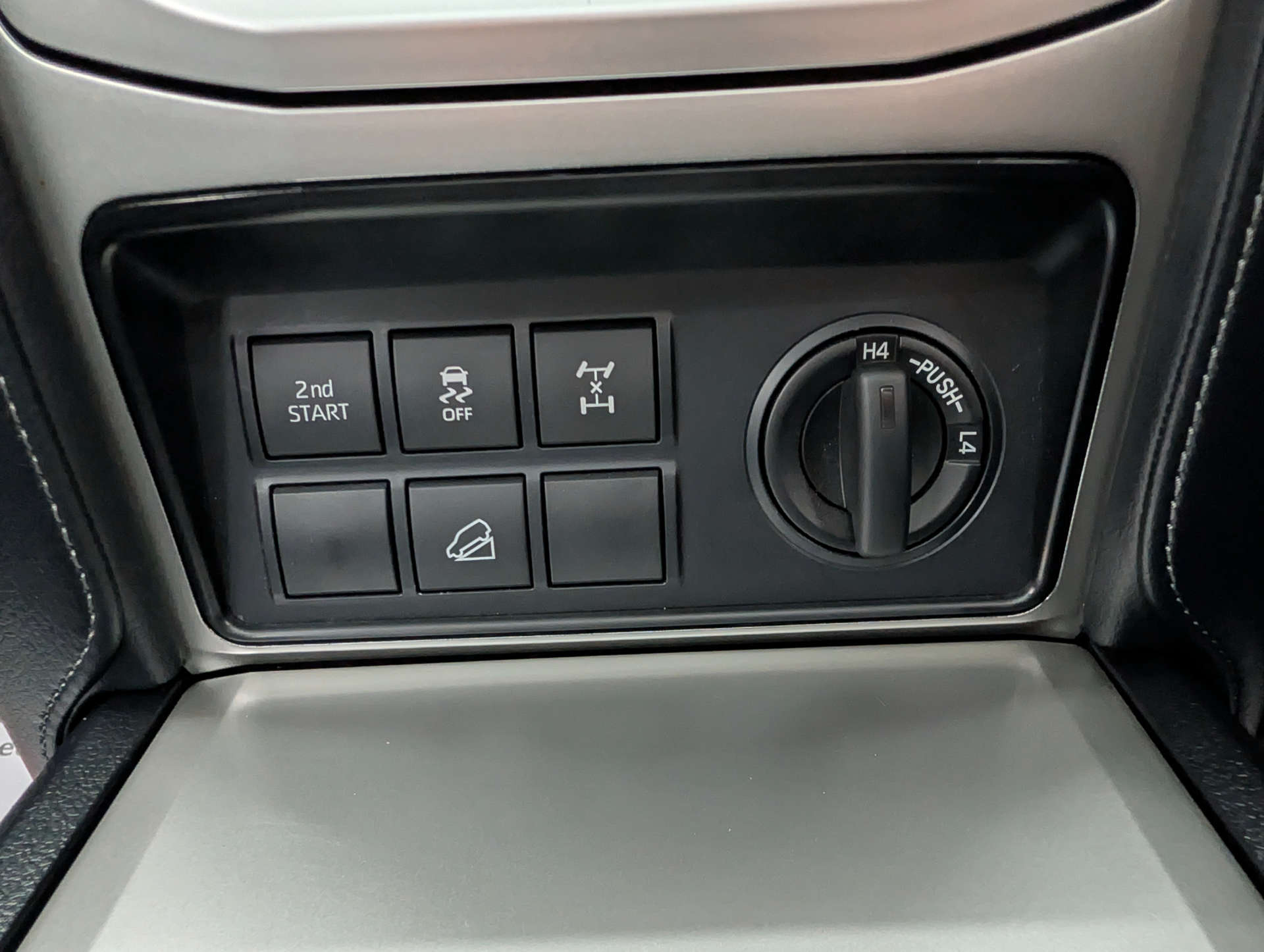 2025 TOYOTA LAND CRUISER Prado - vehicle photo 42 for sale on PureCar